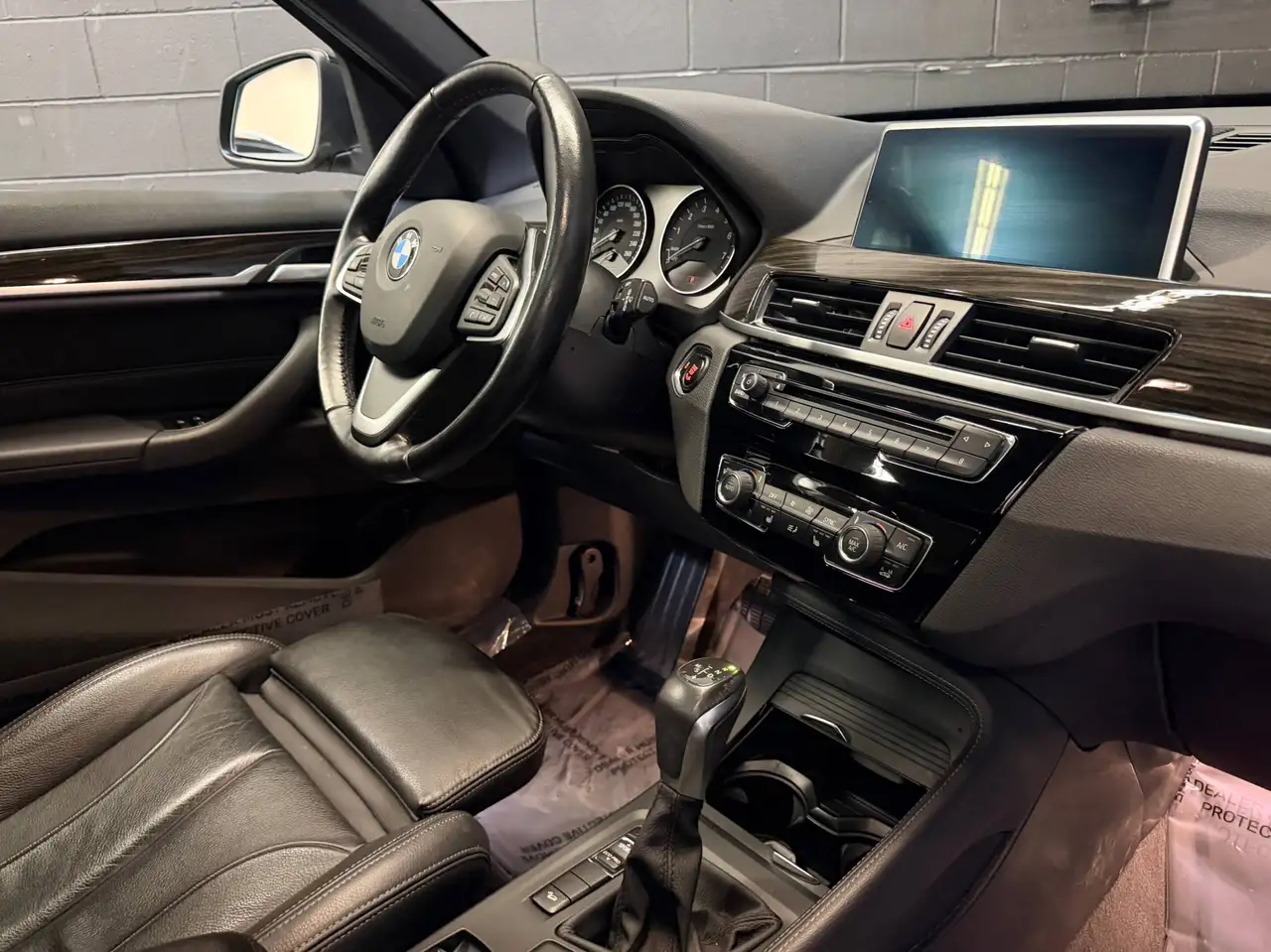 BMW X1 снимка BMW X1
