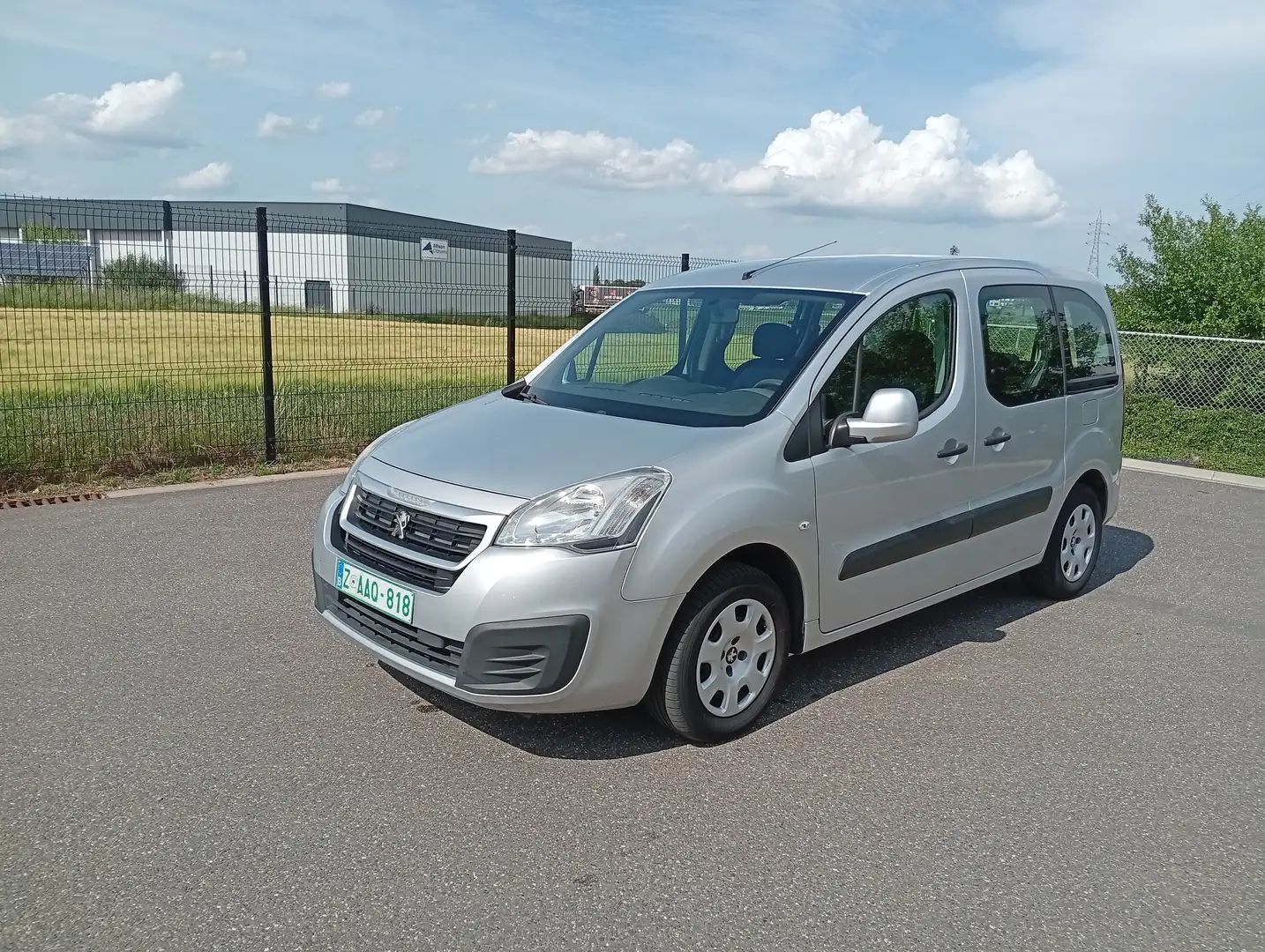 Peugeot Partner Tepee 1.6 BlueHDi // 32.000 km // Euro 6d Stříbrná - 1
