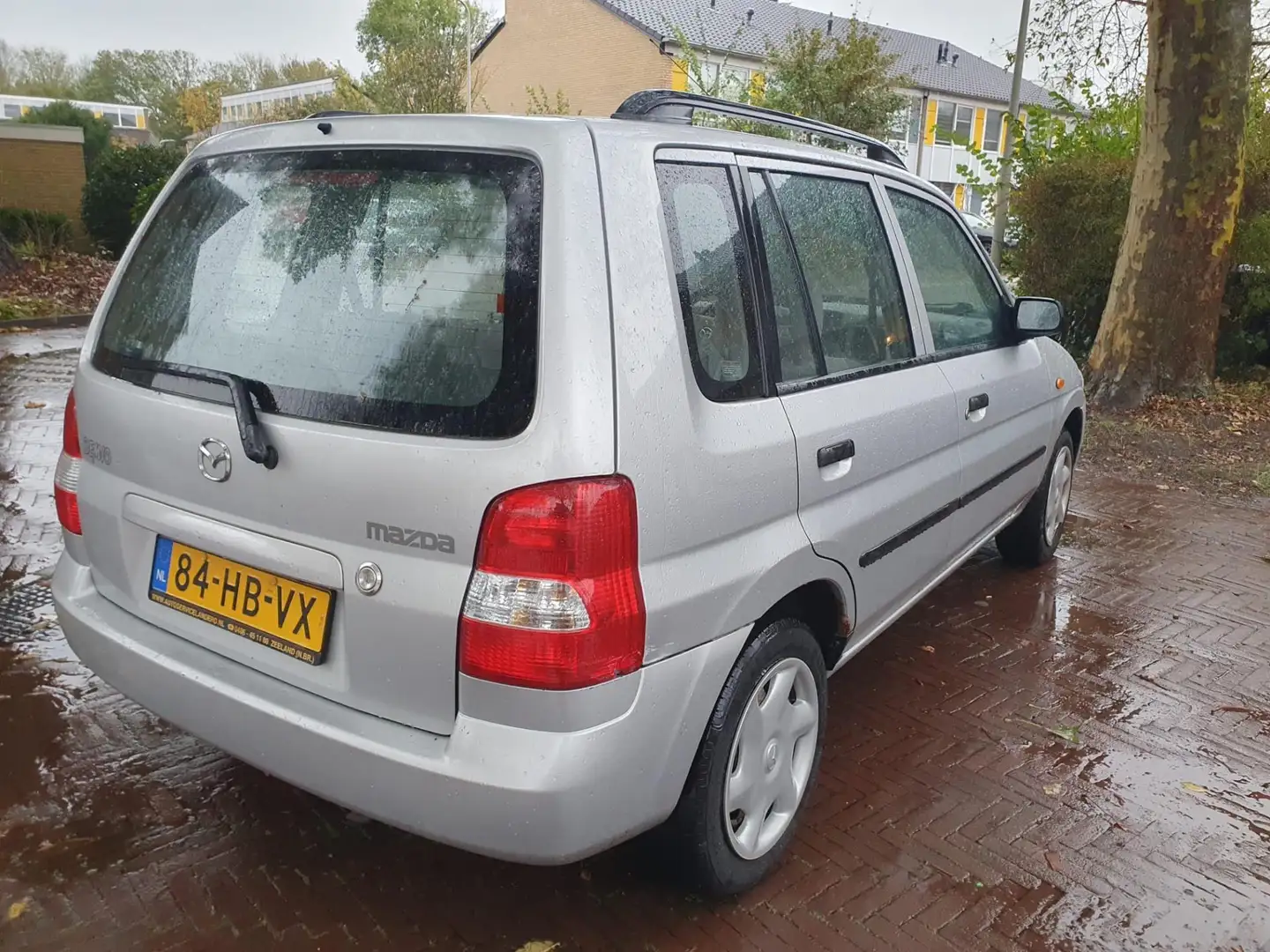 Mazda Demio AUTOMAAT / 5 deurs / leuke auto Gris - 2