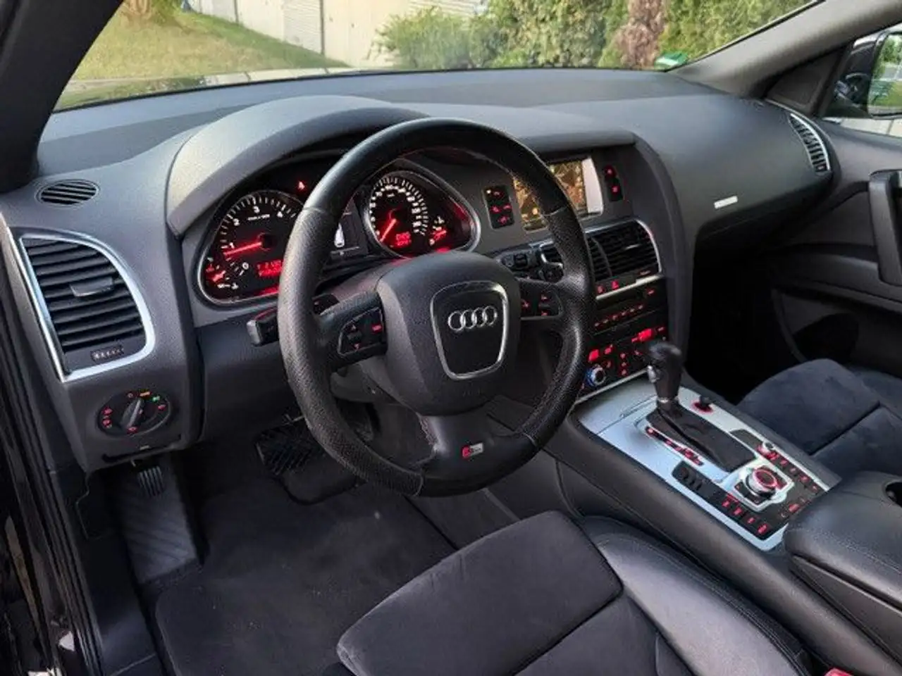 AUDI Q7 3.0 TDI 239CH QUATTRO S LINE