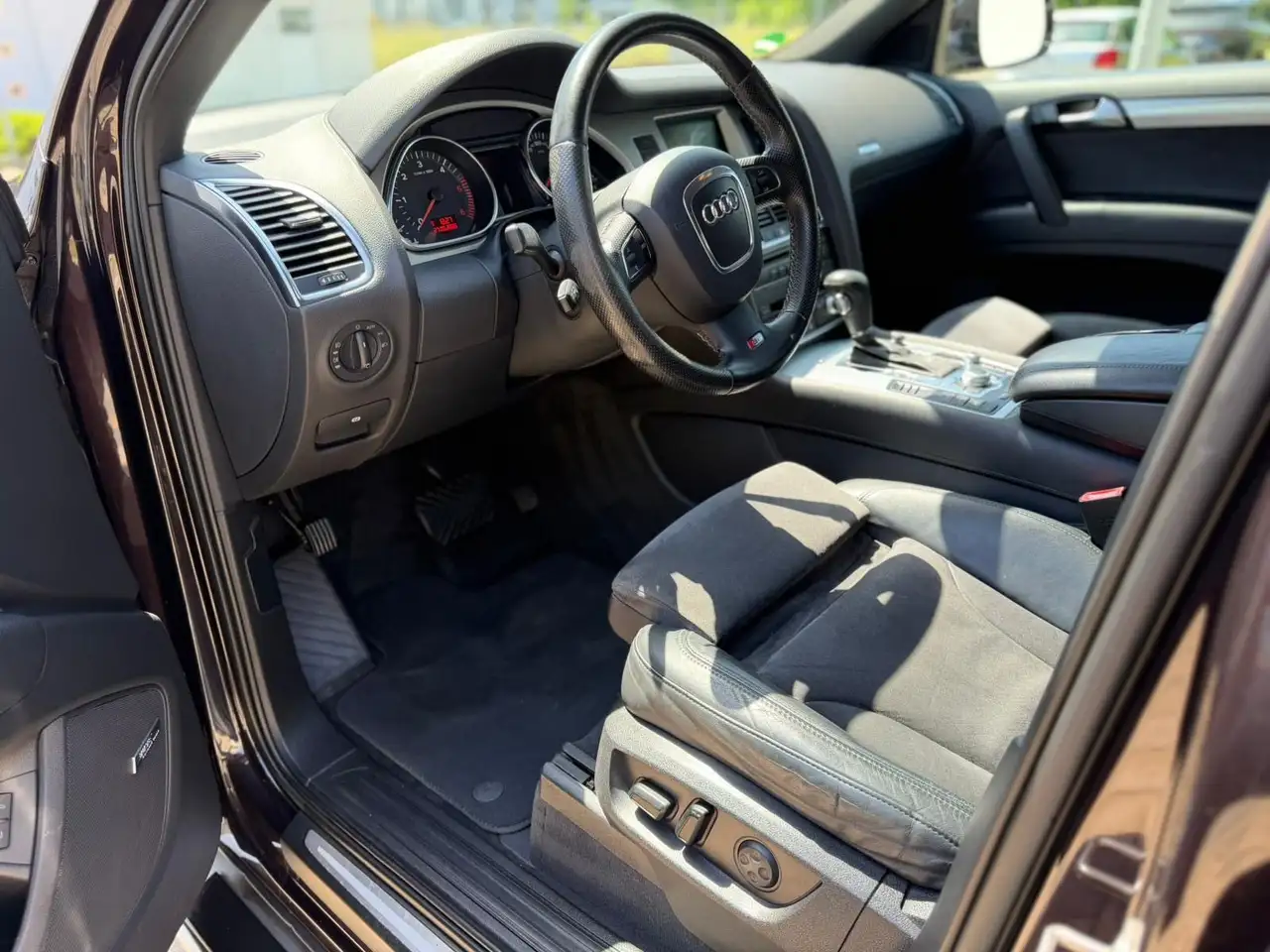 AUDI Q7 3.0 TDI 239CH QUATTRO S LINE
