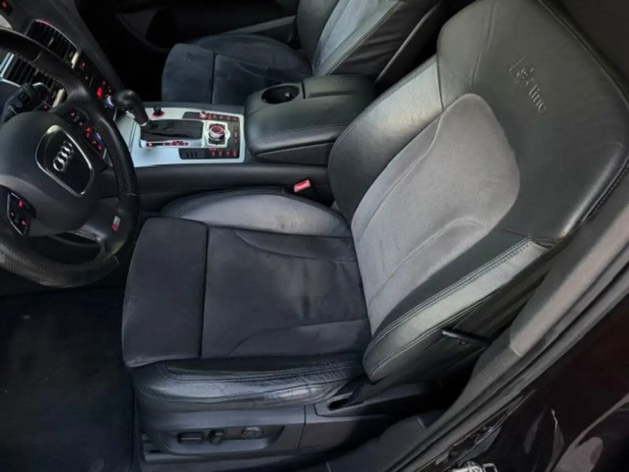 AUDI Q7 3.0 TDI 239CH QUATTRO S LINE