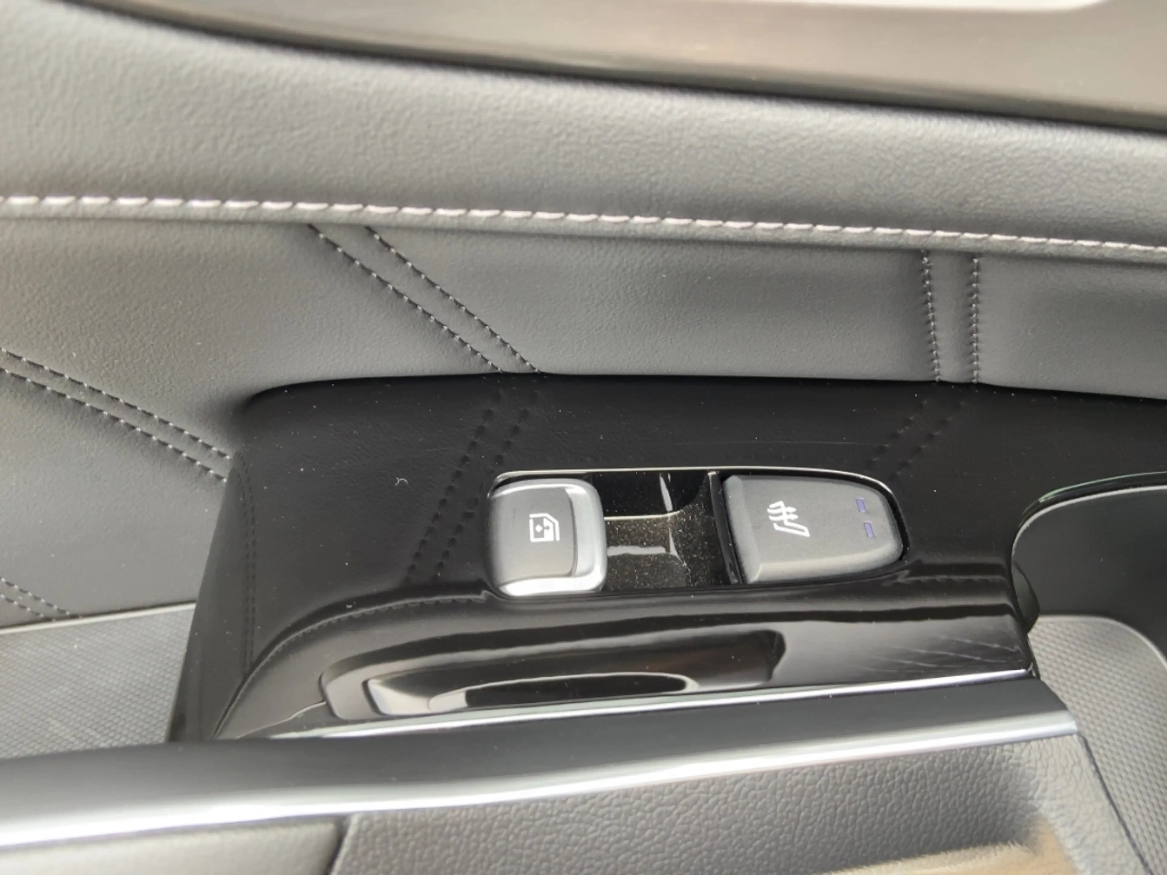 Kia Sorento Platinum 4WD Plug In/Pano/HUD/Bose/360°/Nappa — photo 27
