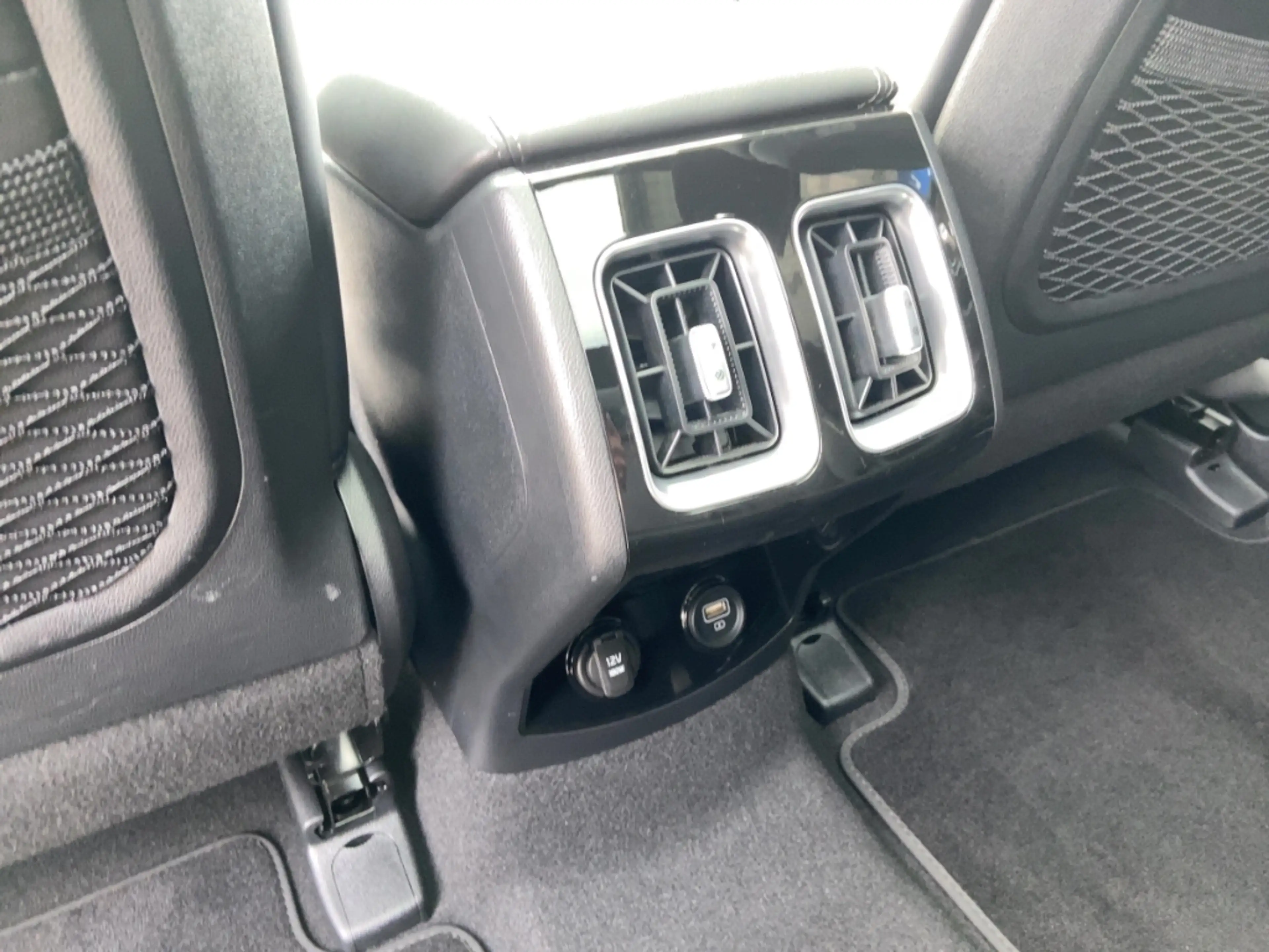 Kia Sorento Platinum 4WD Plug In/Pano/HUD/Bose/360°/Nappa — photo 28