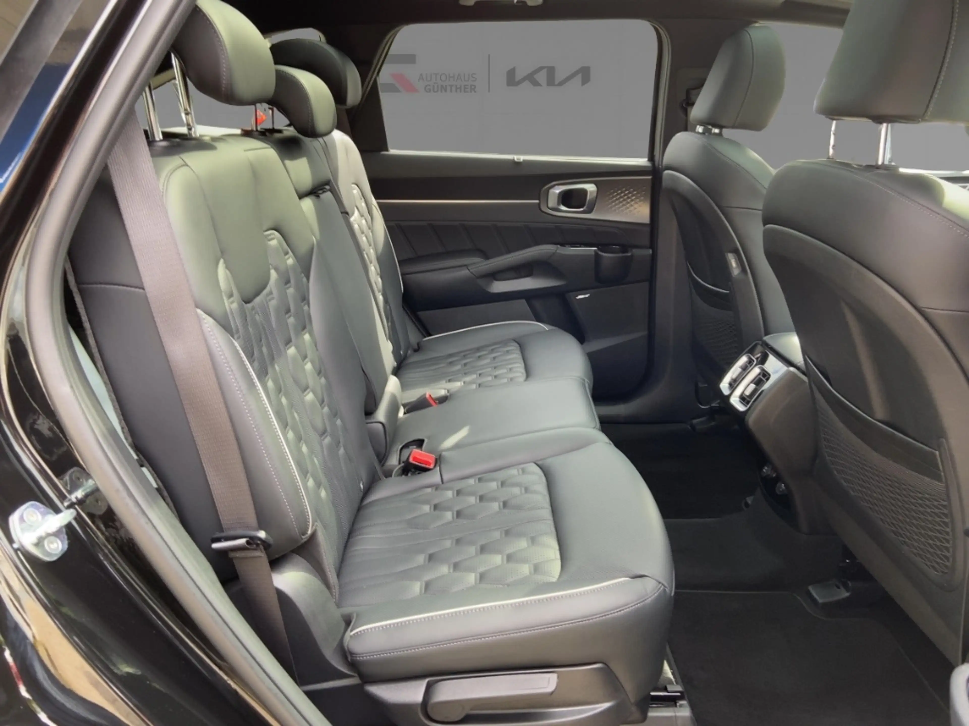 Kia Sorento Platinum 4WD Plug In/Pano/HUD/Bose/360°/Nappa — photo 11