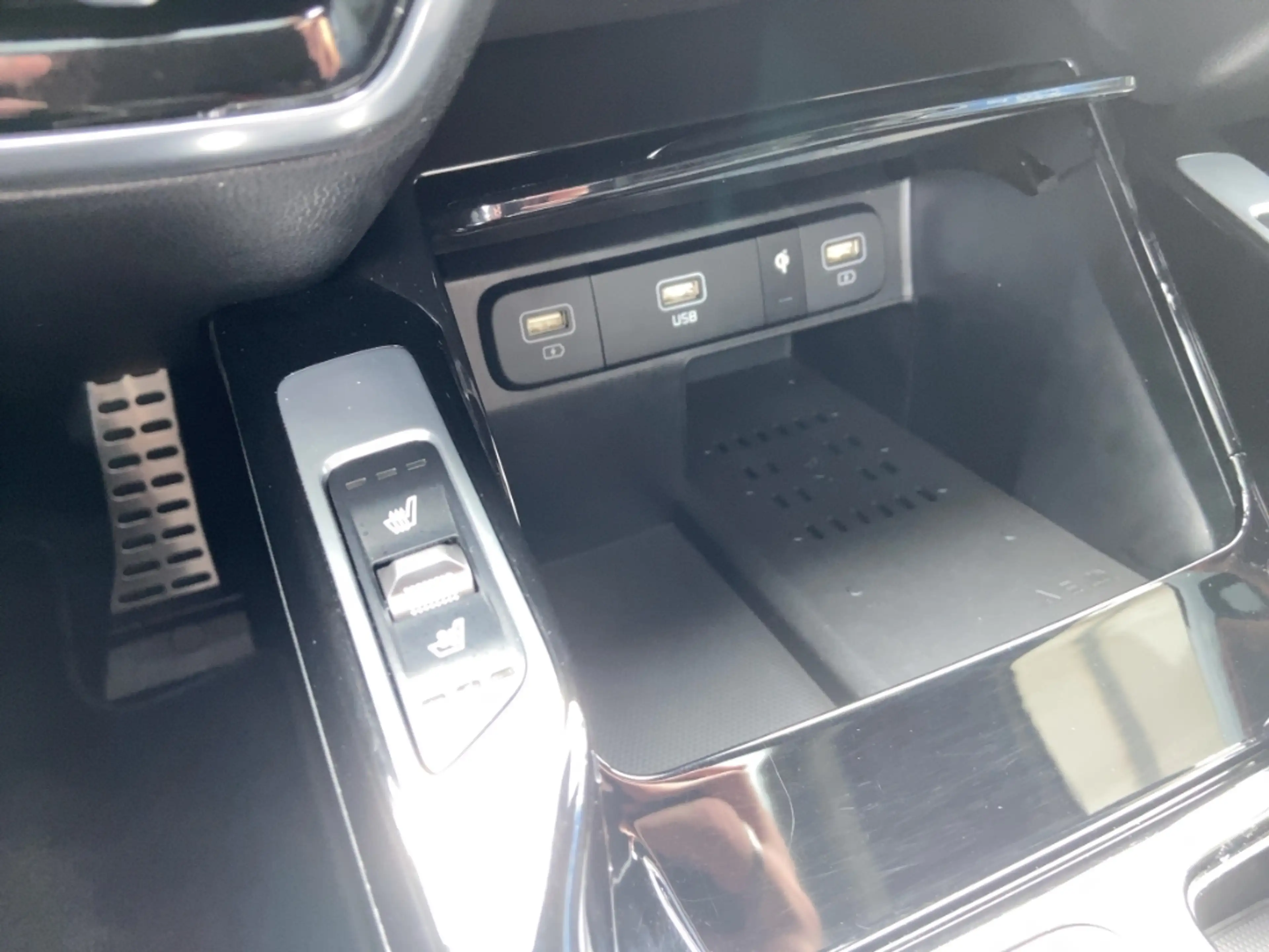 Kia Sorento Platinum 4WD Plug In/Pano/HUD/Bose/360°/Nappa — photo 18