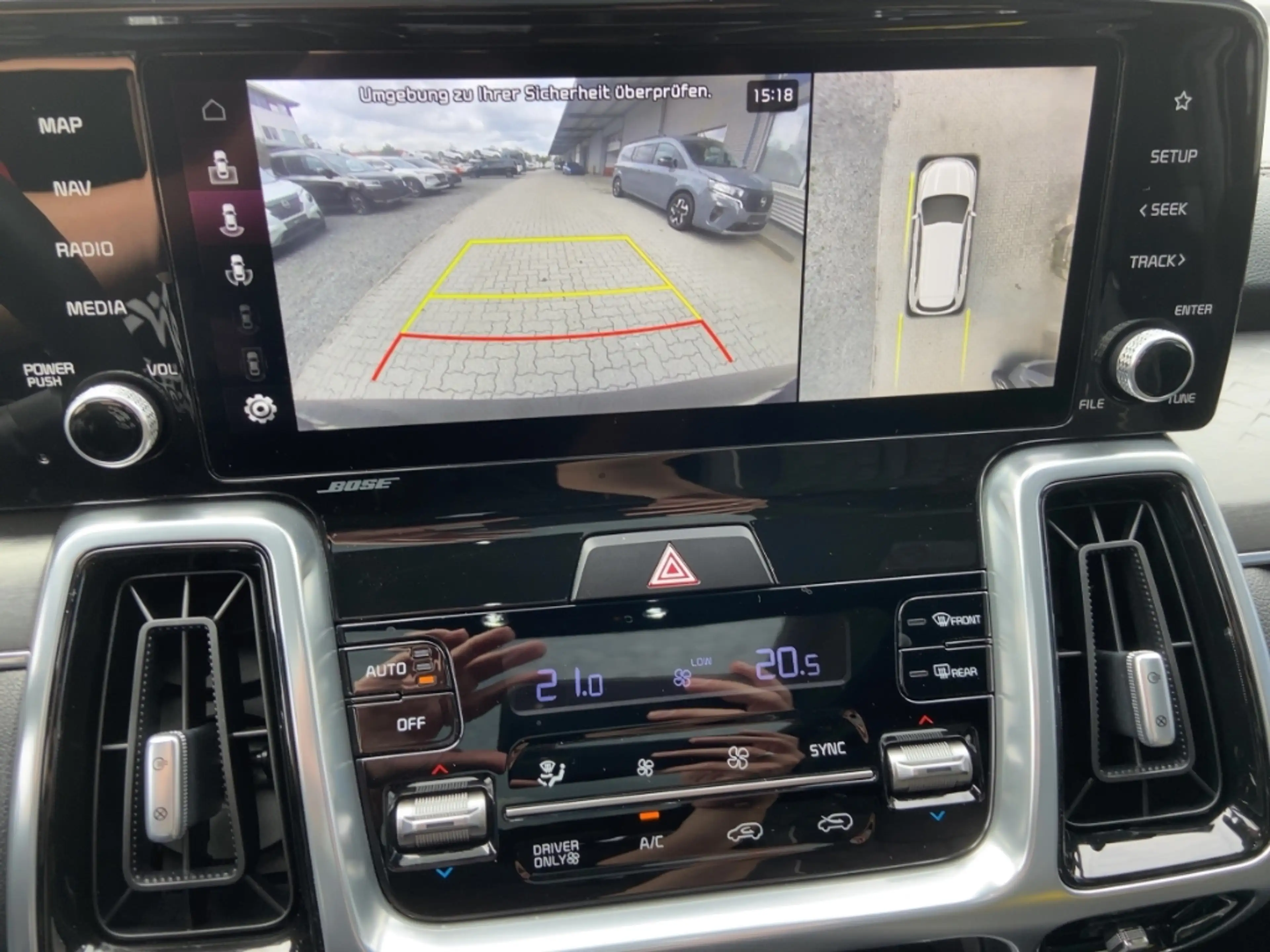 Kia Sorento Platinum 4WD Plug In/Pano/HUD/Bose/360°/Nappa — photo 15