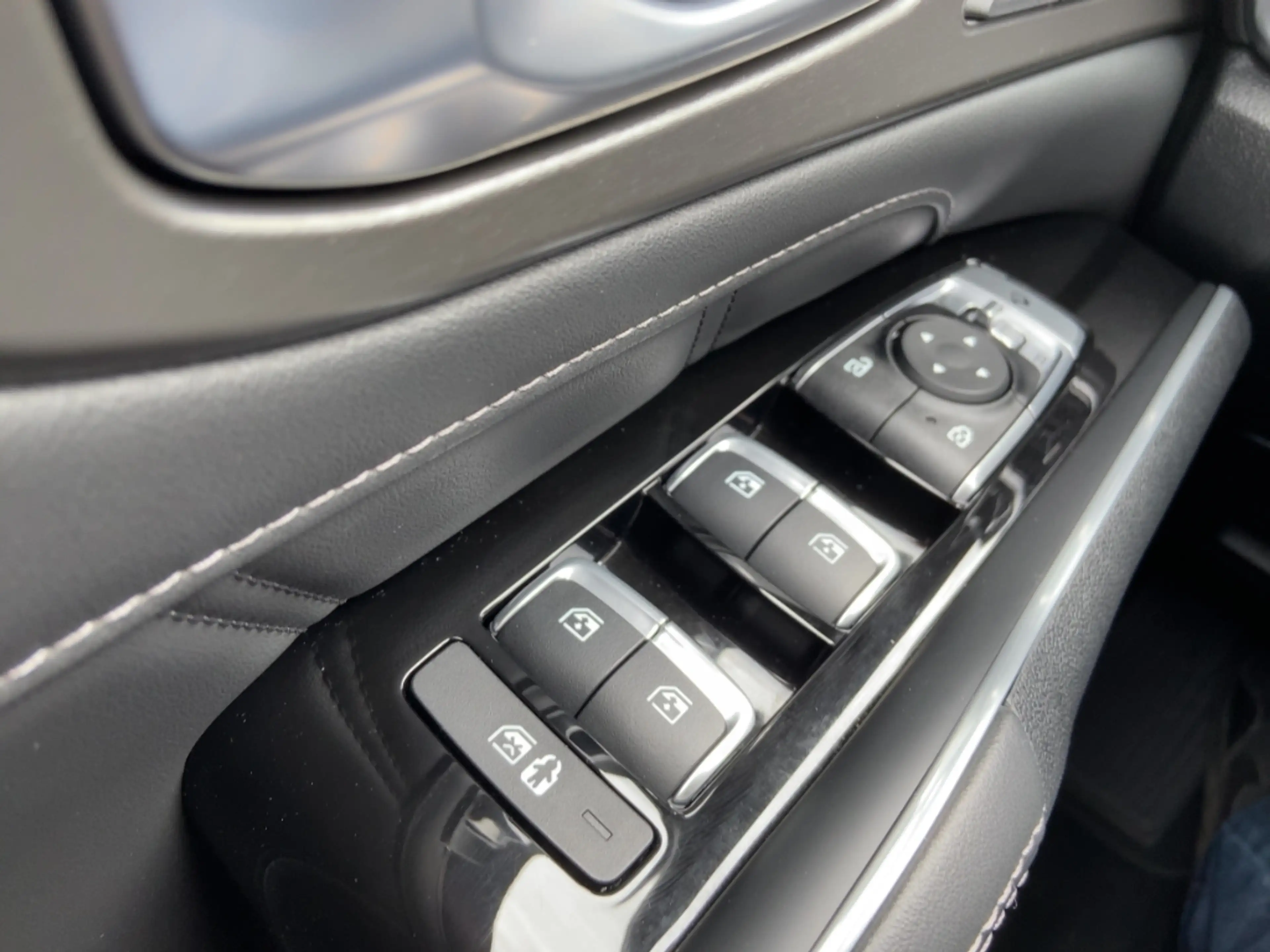 Kia Sorento Platinum 4WD Plug In/Pano/HUD/Bose/360°/Nappa — photo 20