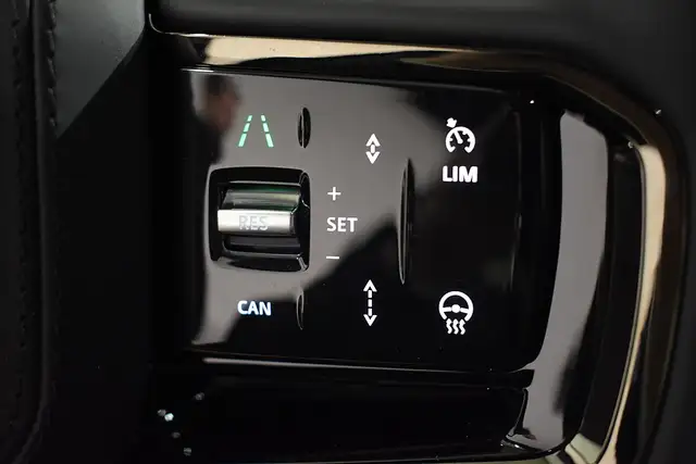 Land Rover Range Rover Velar P400e PHEV Allrad S Ansicht 19