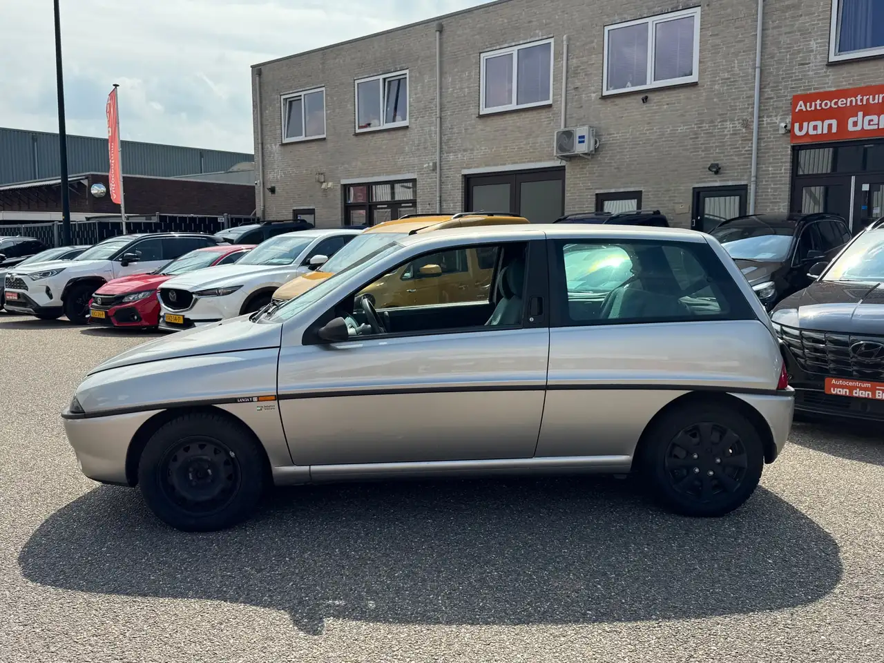 Lancia Ypsilon 1.2 LS ECVT automaat 01.08.27 apk, foto 2