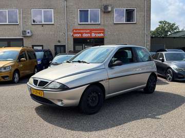1.2 LS ECVT automaat 01.08.27 apk