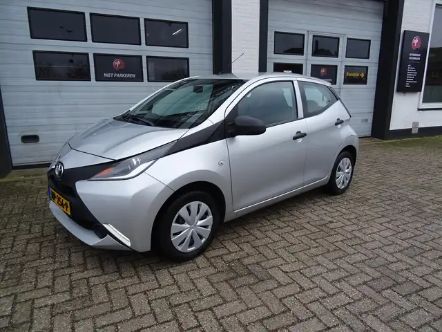 Toyota Aygo 1.0 VVT-i 69pk 5D x-now
