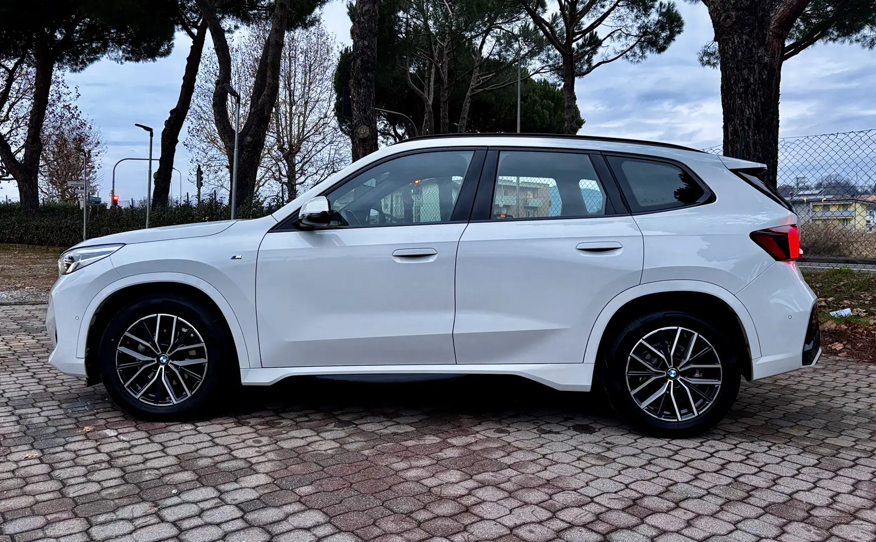 BMW X1 X1 sdrive18i MSport auto Bianco - 2