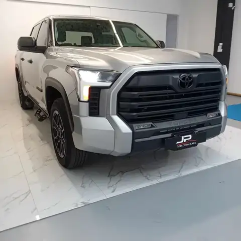 Toyota Tundra Todoterreno Automático de 4 Puertas