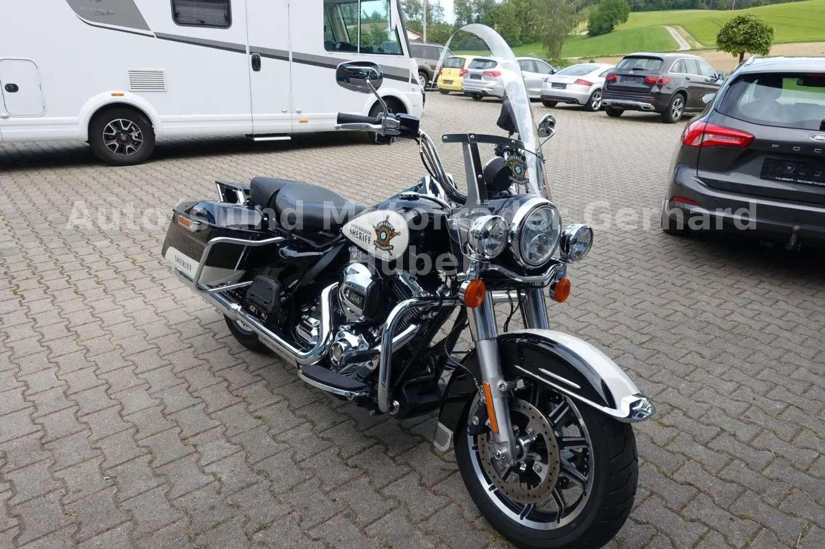 Harley-Davidson Road King Police 103 mit echter Police Ausstatt. Schwarz - 1