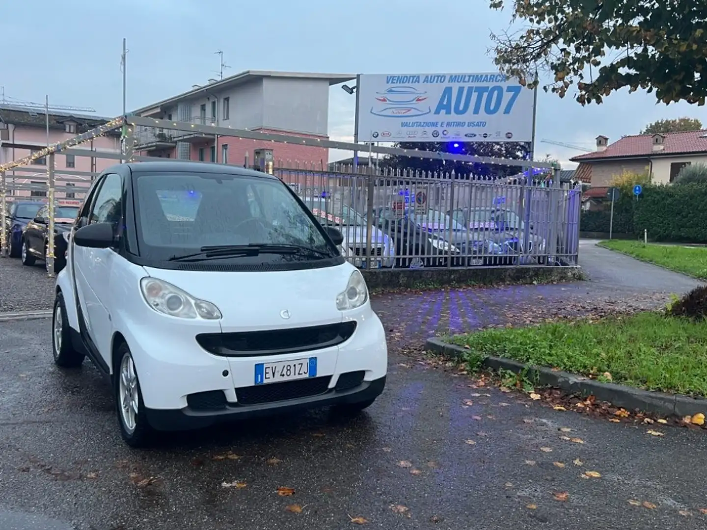 smart forTwo 1000 45 kW MHD coupé pure White - 1