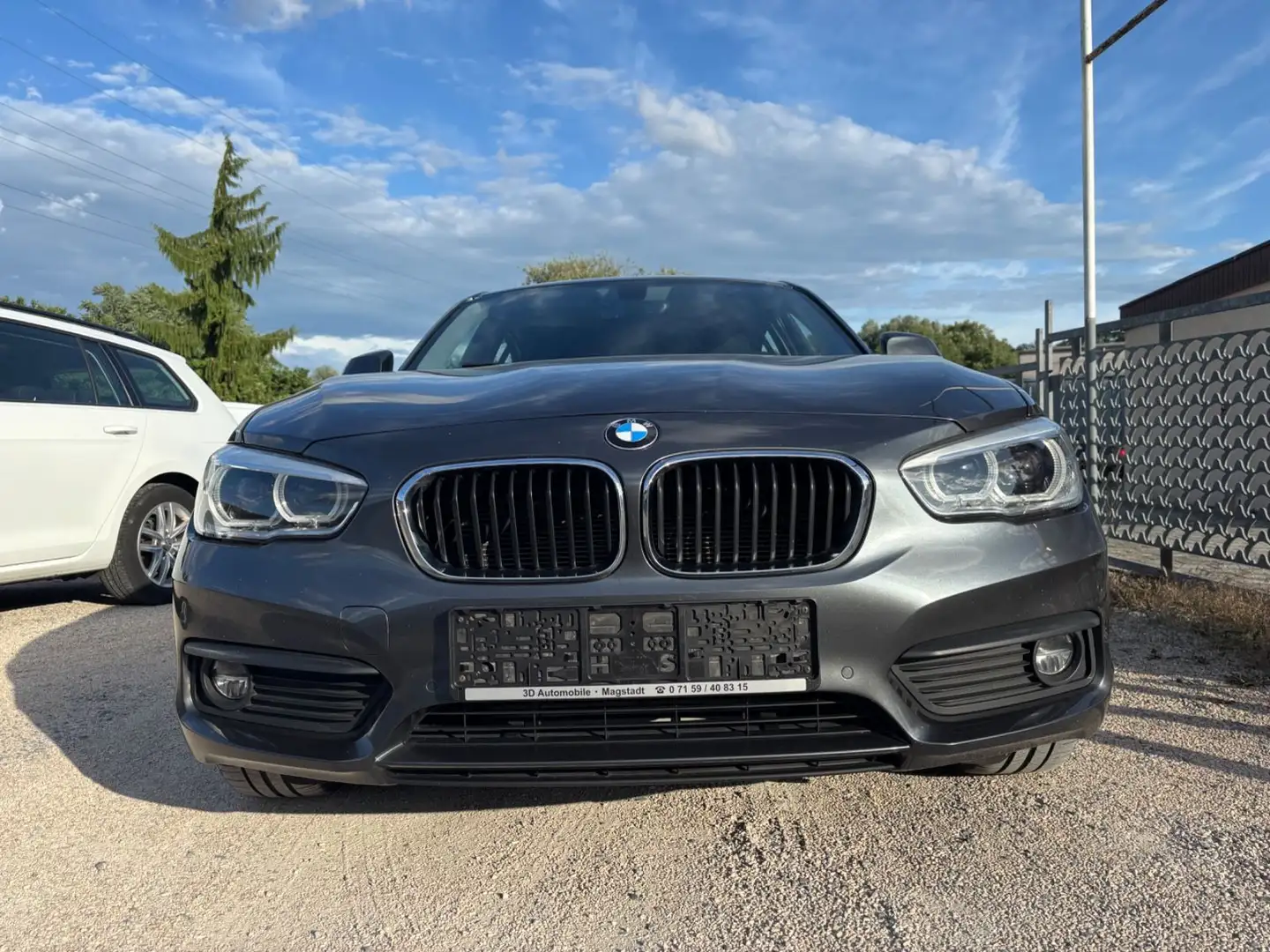 BMW 116 1 Lim. 5-trg. 116 d LED, Autom.Navi,Tüv 03/2027 Grau - 2
