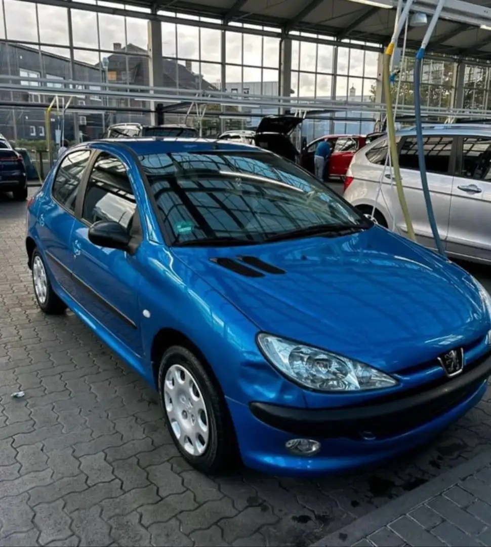 Peugeot 204 Grand Filou Bleu - 1