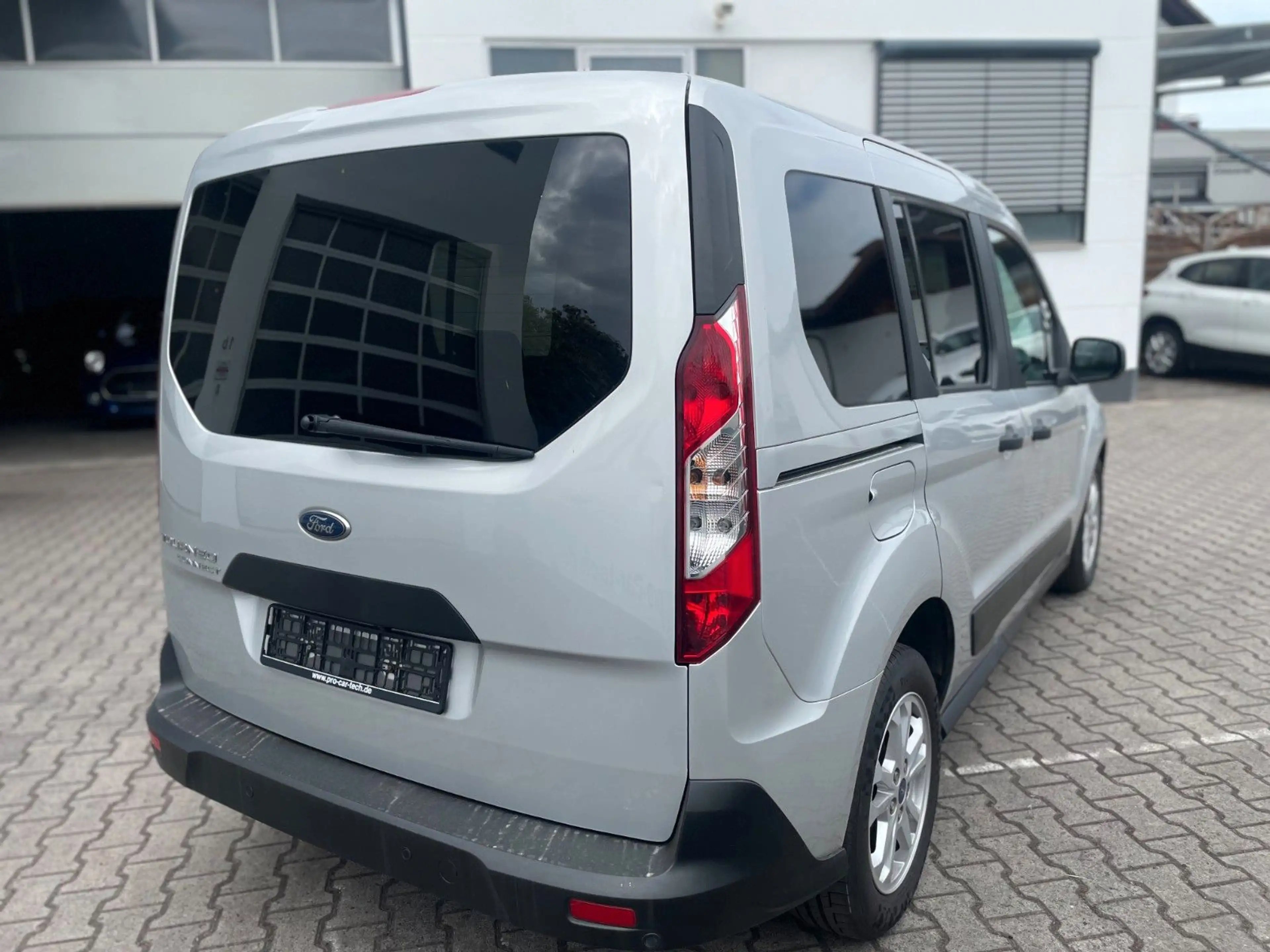 Ford Tourneo Connect |Navi|DAB|Kamera|heizb.Frontsch.| — photo 8