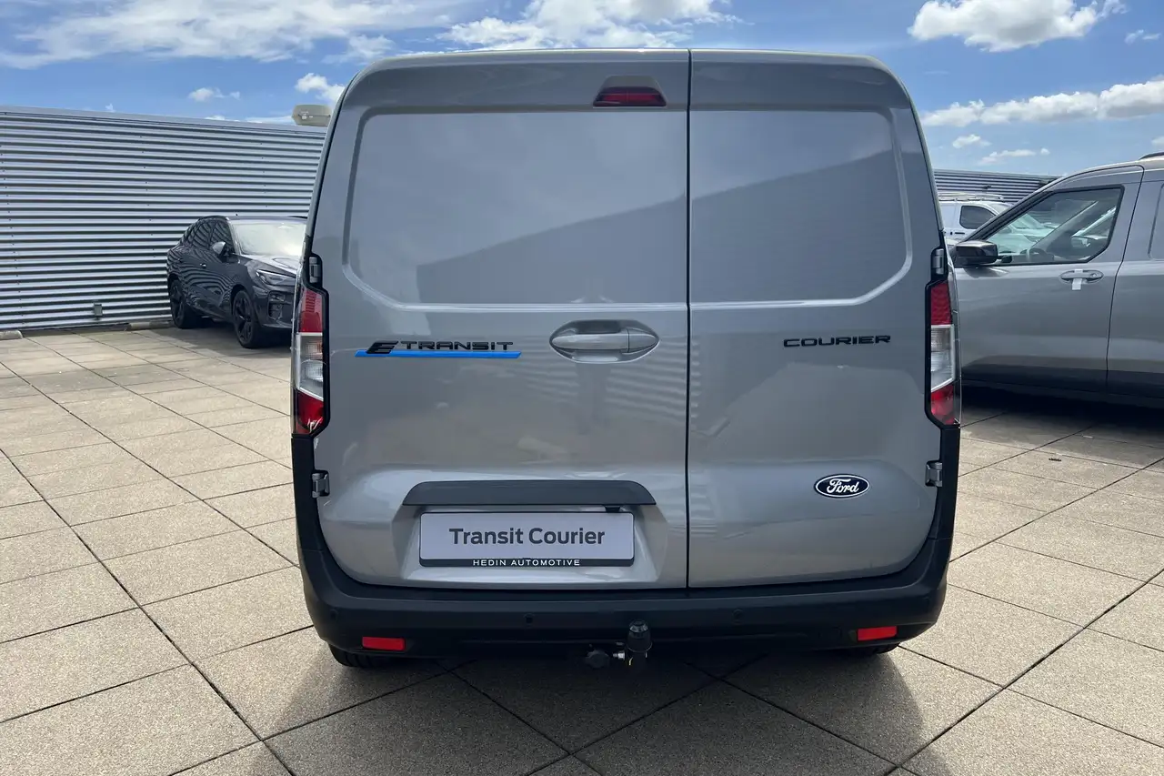 Ford Transit Courier 2026