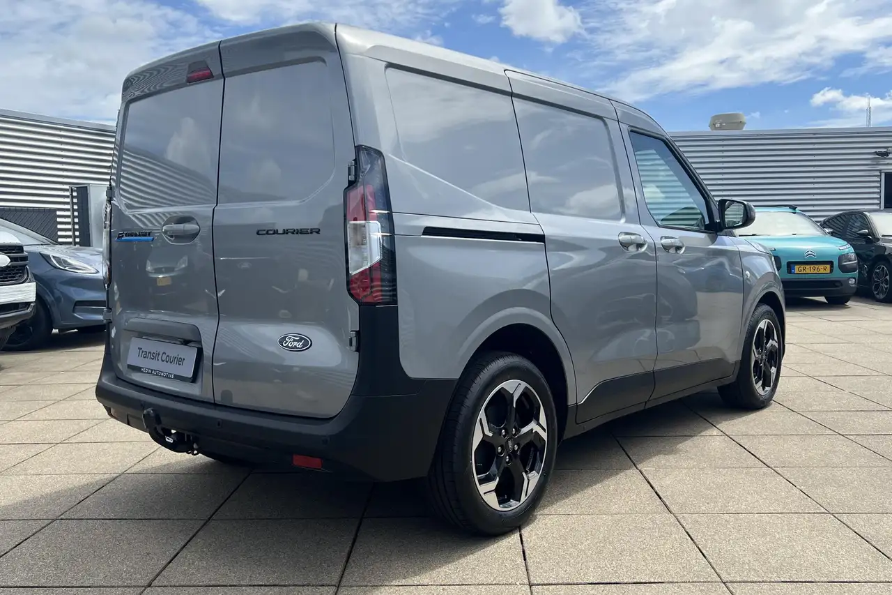 Ford Transit Courier 2026