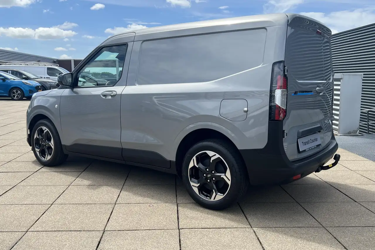 Ford Transit Courier 2026