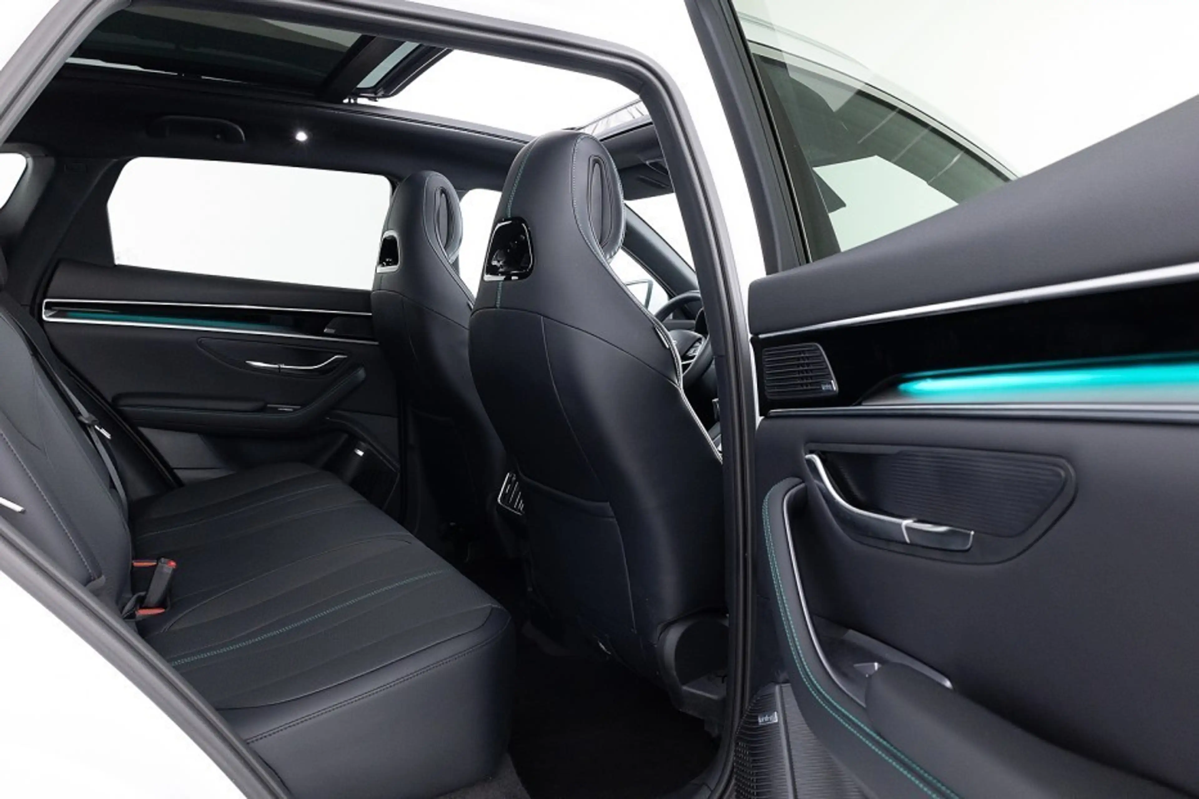 BYD Seal U 1.5 T DM-i AWD Design 324PK | PANORAMADAK | CARPLA — photo 7