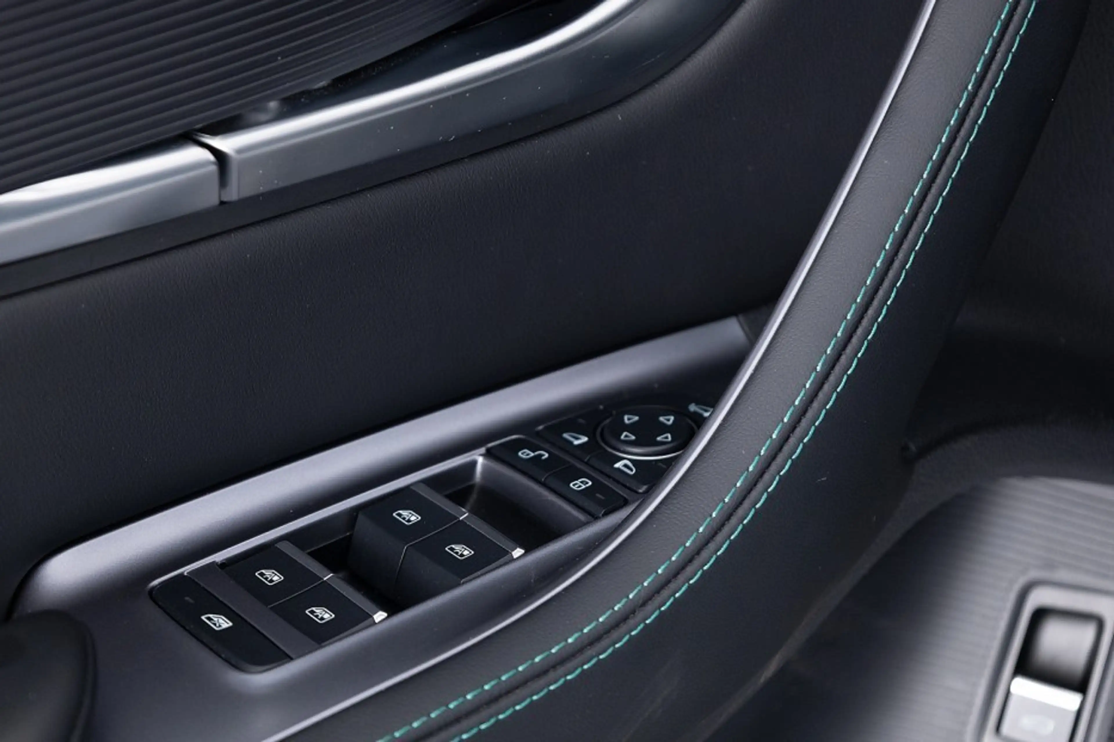 BYD Seal U 1.5 T DM-i AWD Design 324PK | PANORAMADAK | CARPLA — photo 9