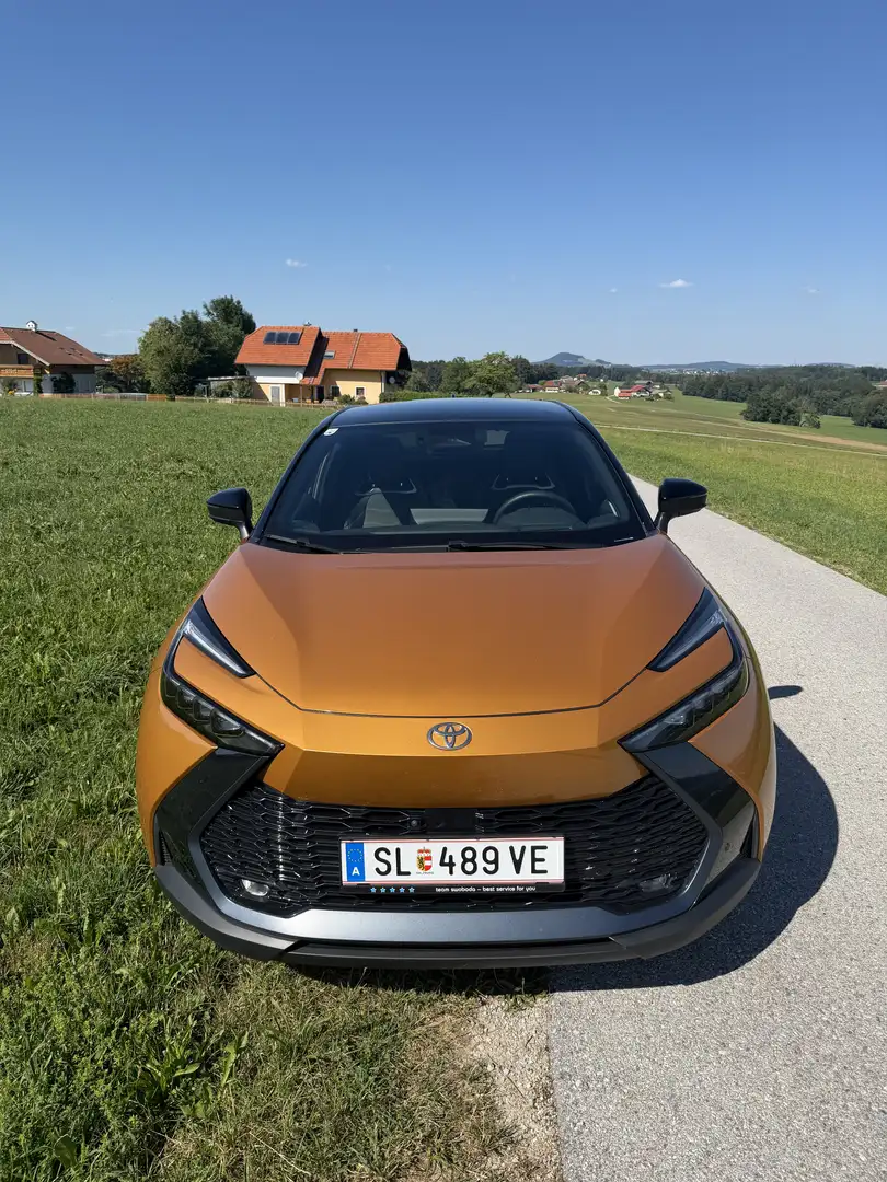 Toyota C-HR 2,0 Hybrid Lounge Premiere - 2