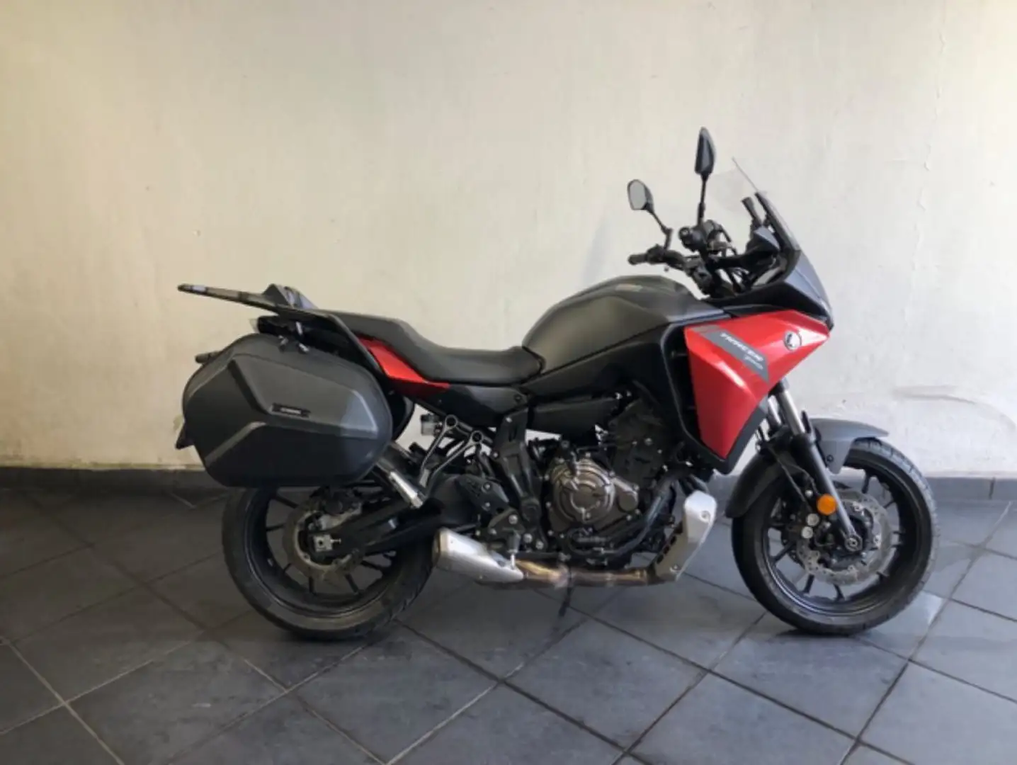 Yamaha Tracer Turismo Gris - 1