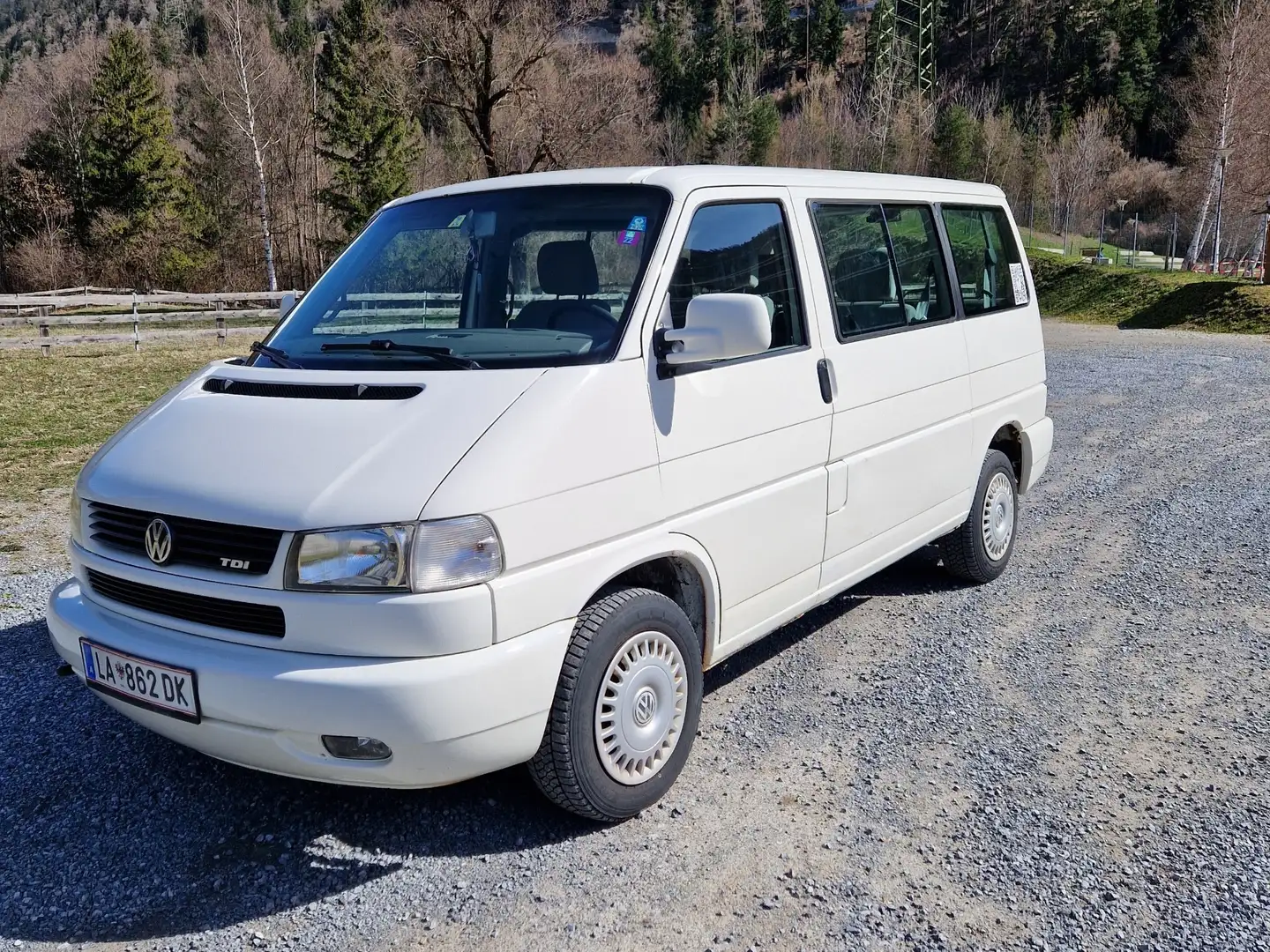 Volkswagen T4 Caravelle 2,5 TDI Syncro Wit - 1