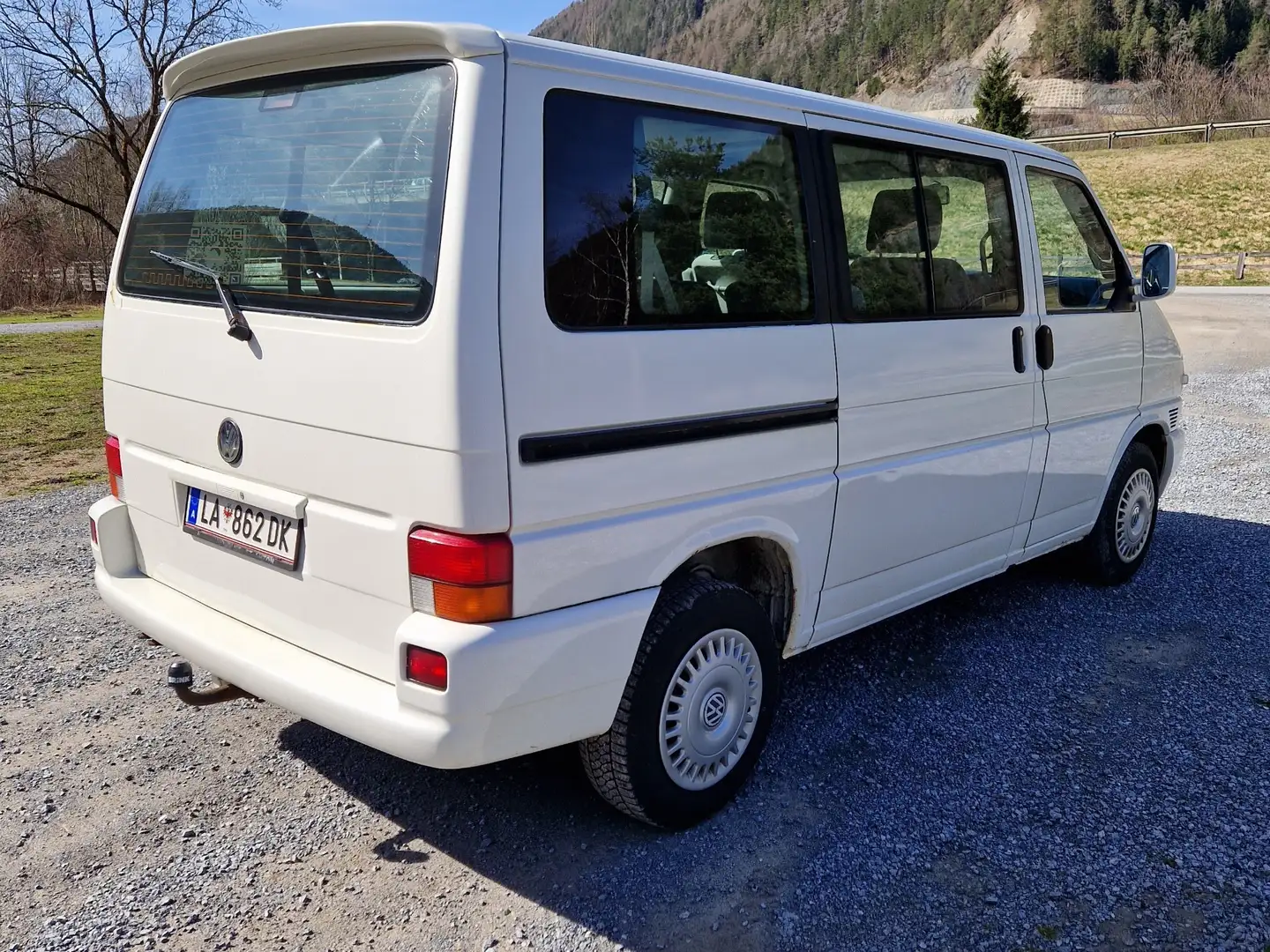Volkswagen T4 Caravelle 2,5 TDI Syncro Wit - 2