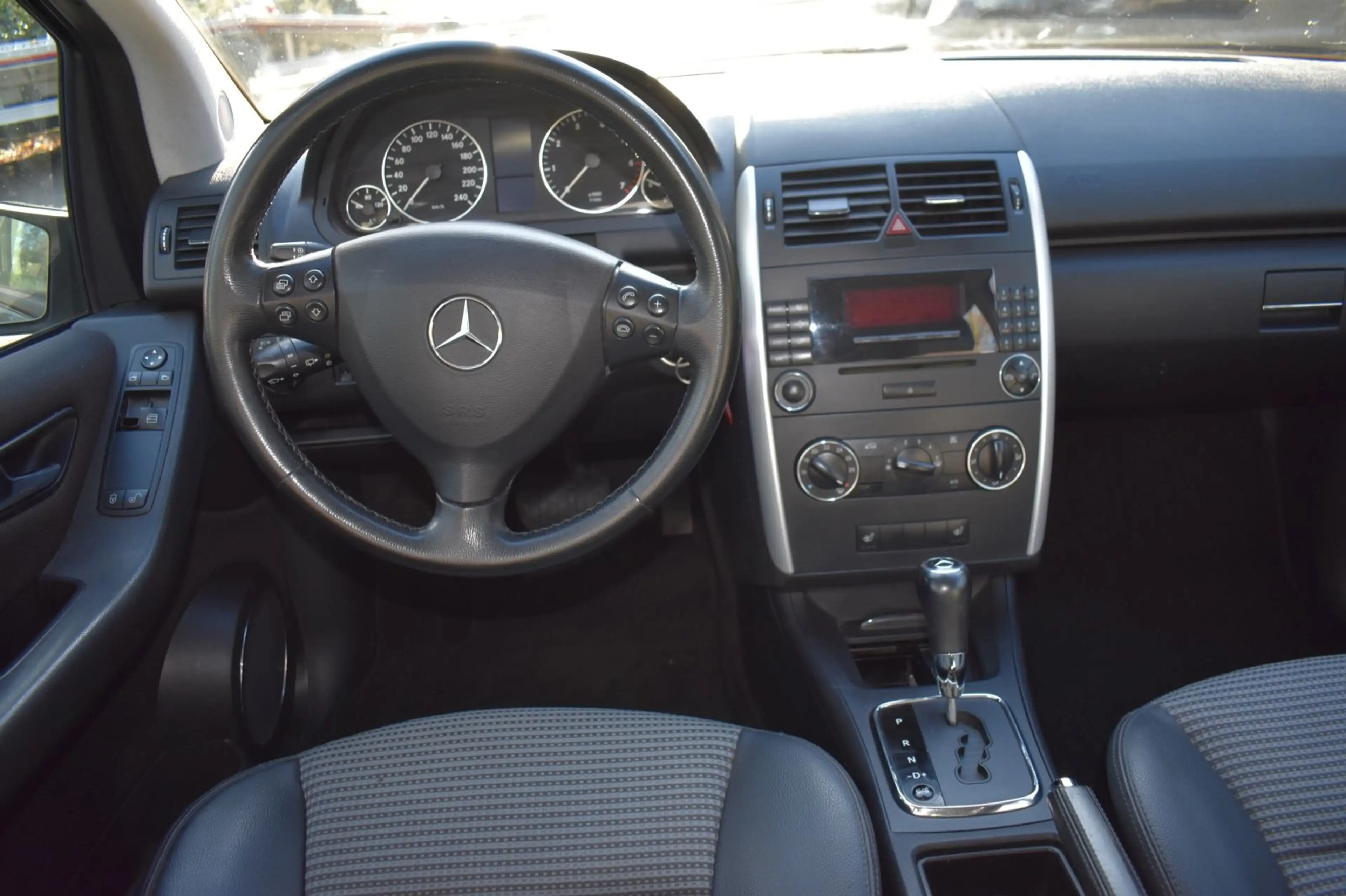Mercedes-Benz A 150 A, Automatik, Teilleder, Sitzh. — photo 16