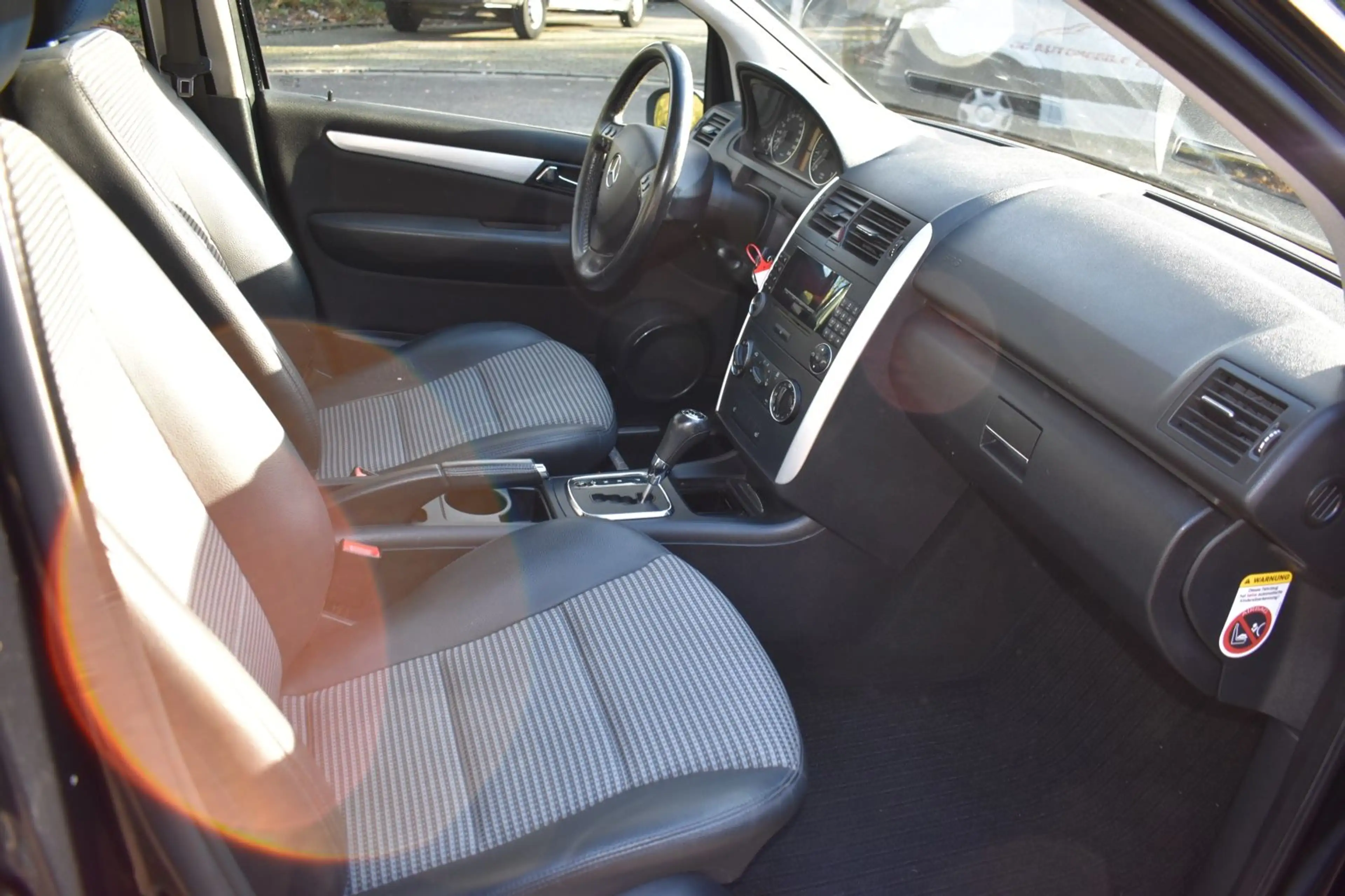 Mercedes-Benz A 150 A, Automatik, Teilleder, Sitzh. — photo 11