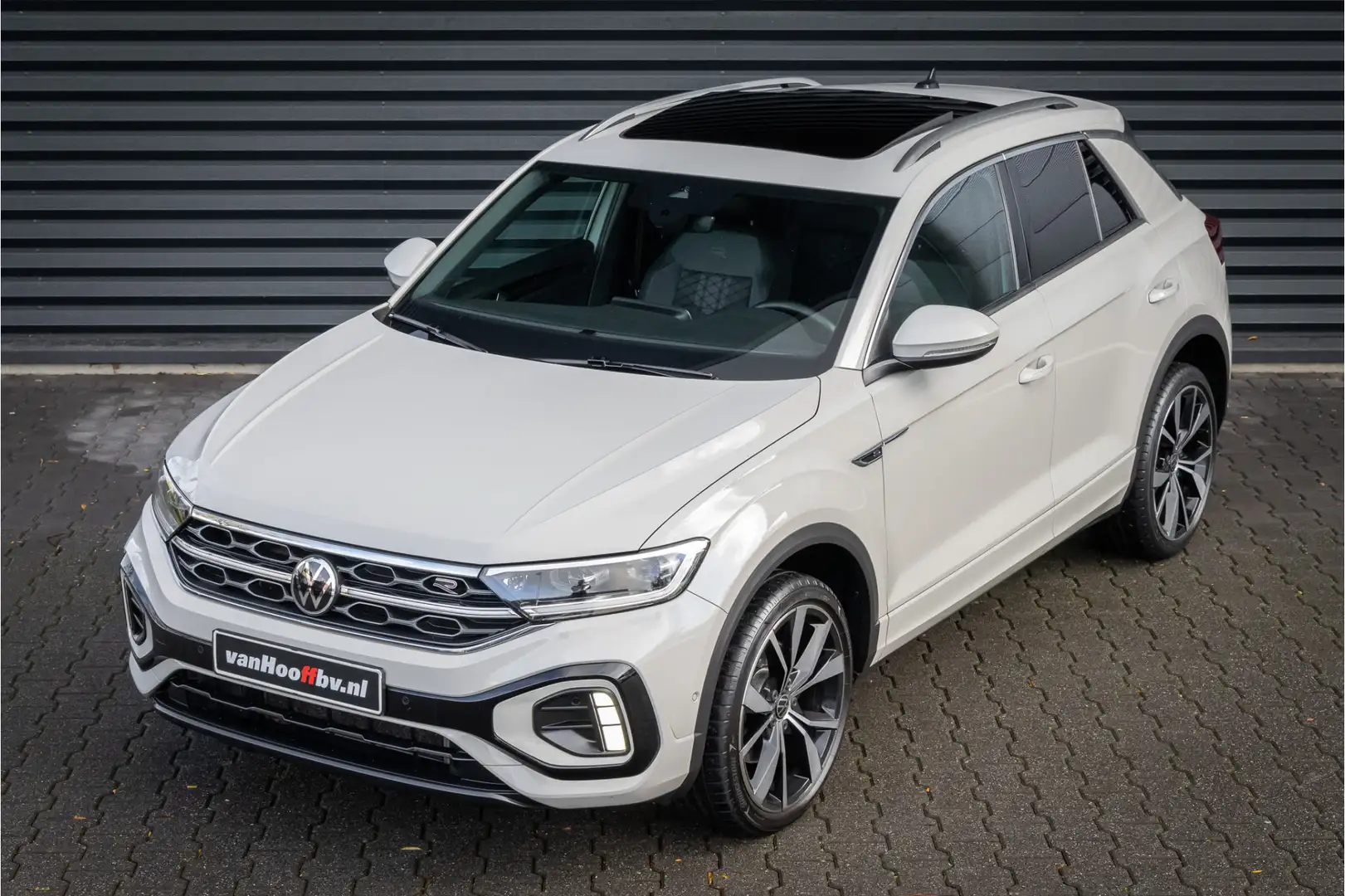 Volkswagen T-Roc 1.5 TSI R-Line -Pano-19'' Grijs - 2
