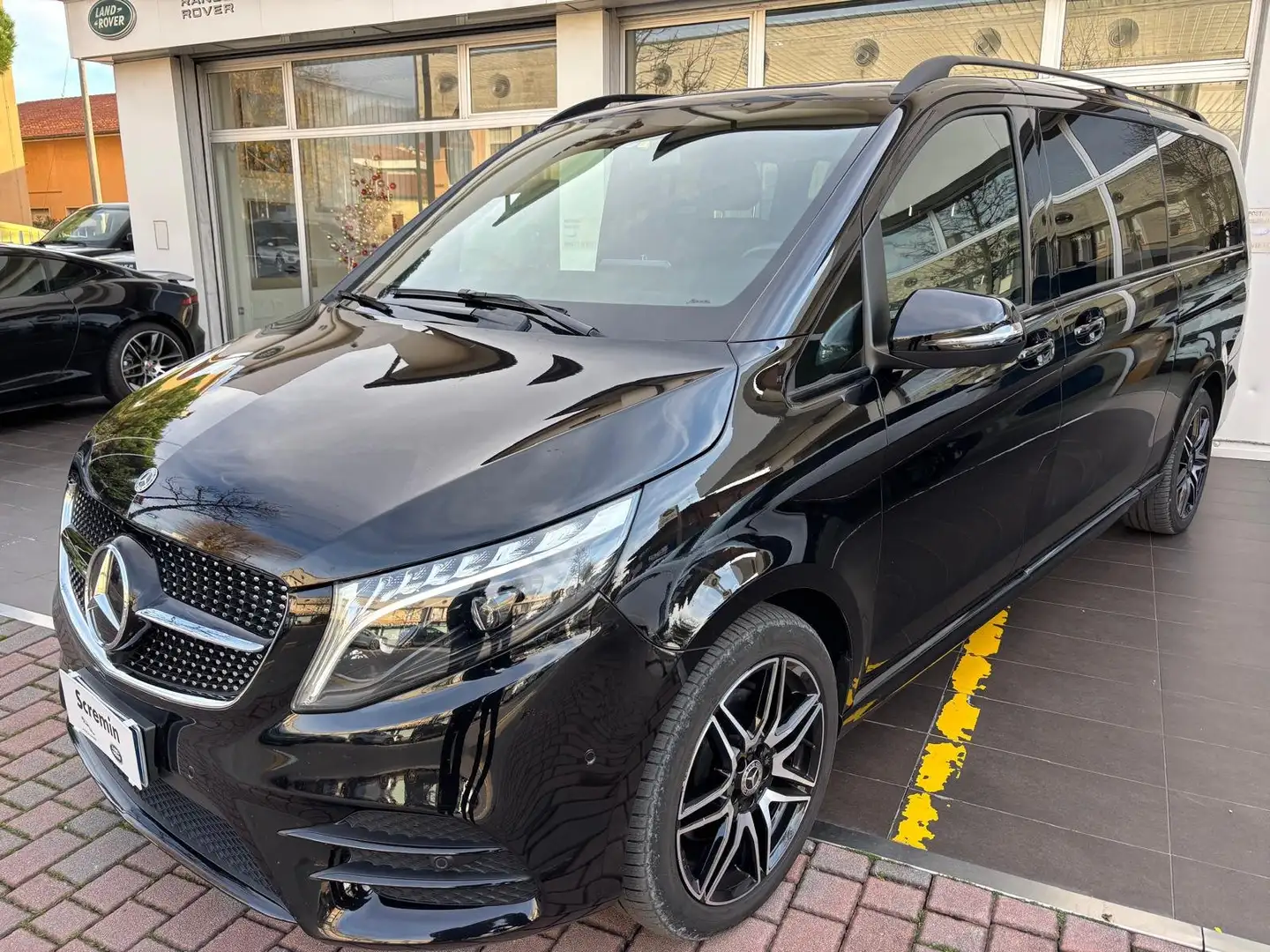 Mercedes-Benz V Classe V - W447 Extralong 250 d Premium auto Nero - 2
