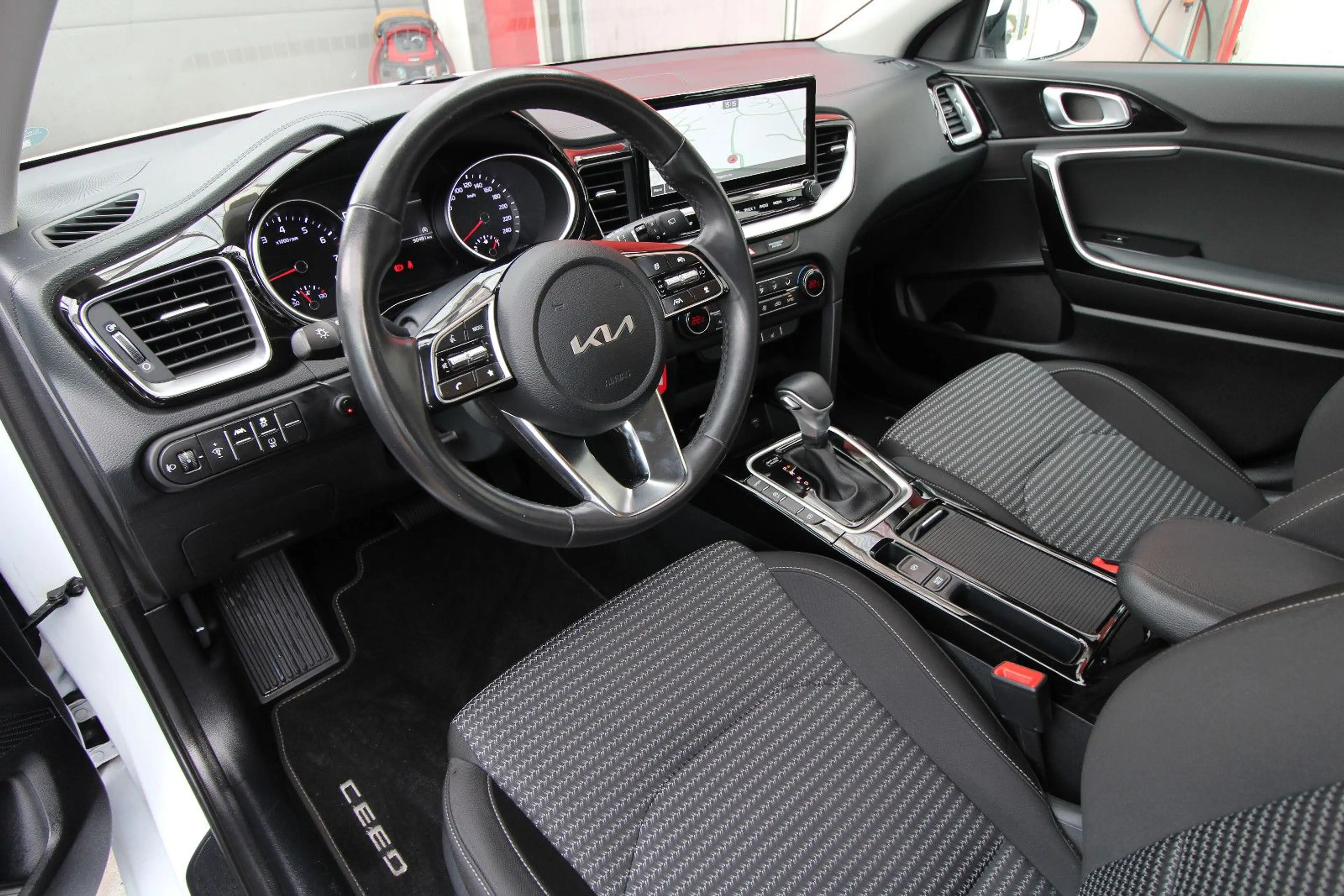 Kia Ceed SW / cee'd SW ~Kamera~Automatik~Navi~ — photo 3