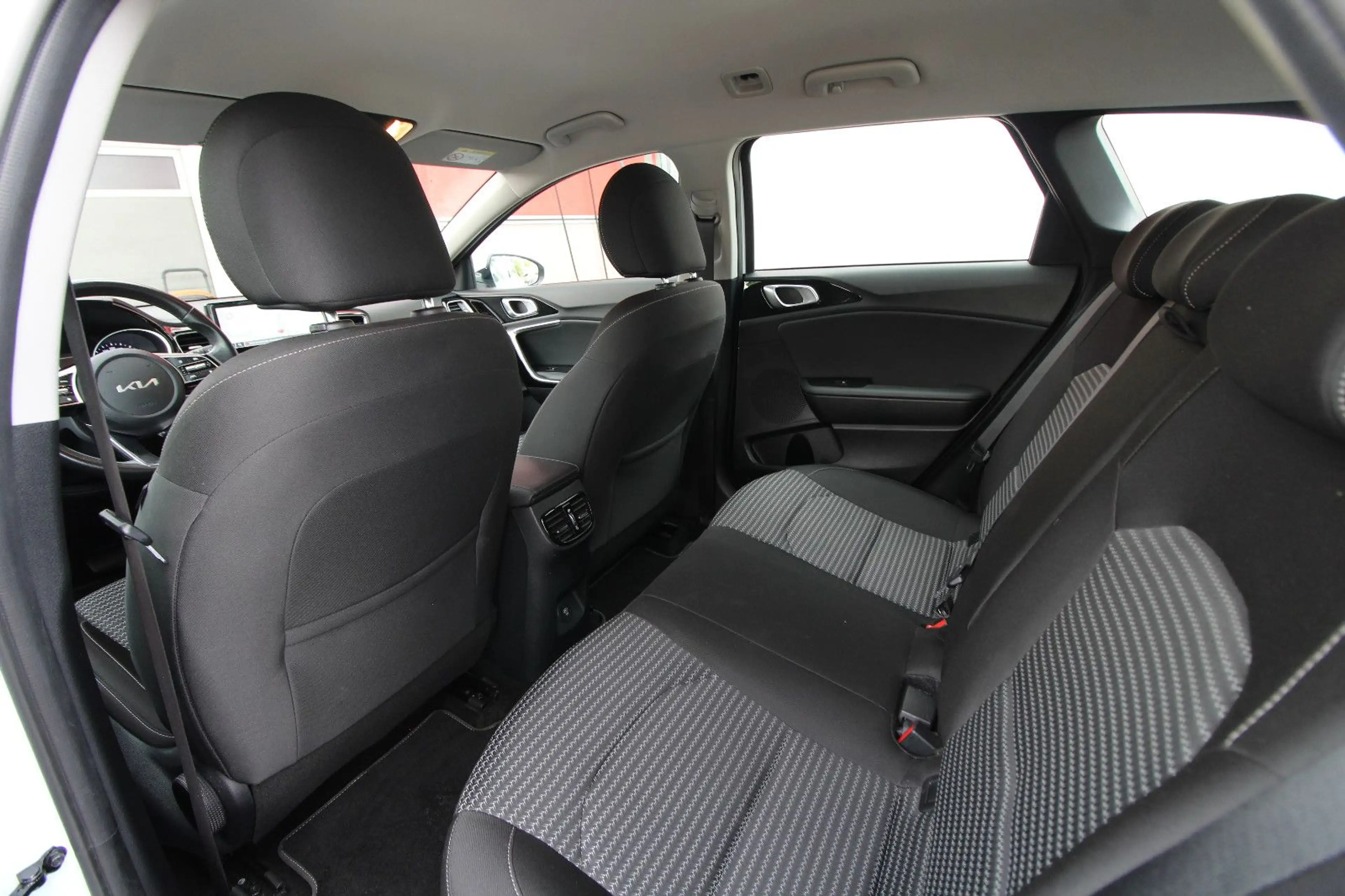 Kia Ceed SW / cee'd SW ~Kamera~Automatik~Navi~ — photo 5