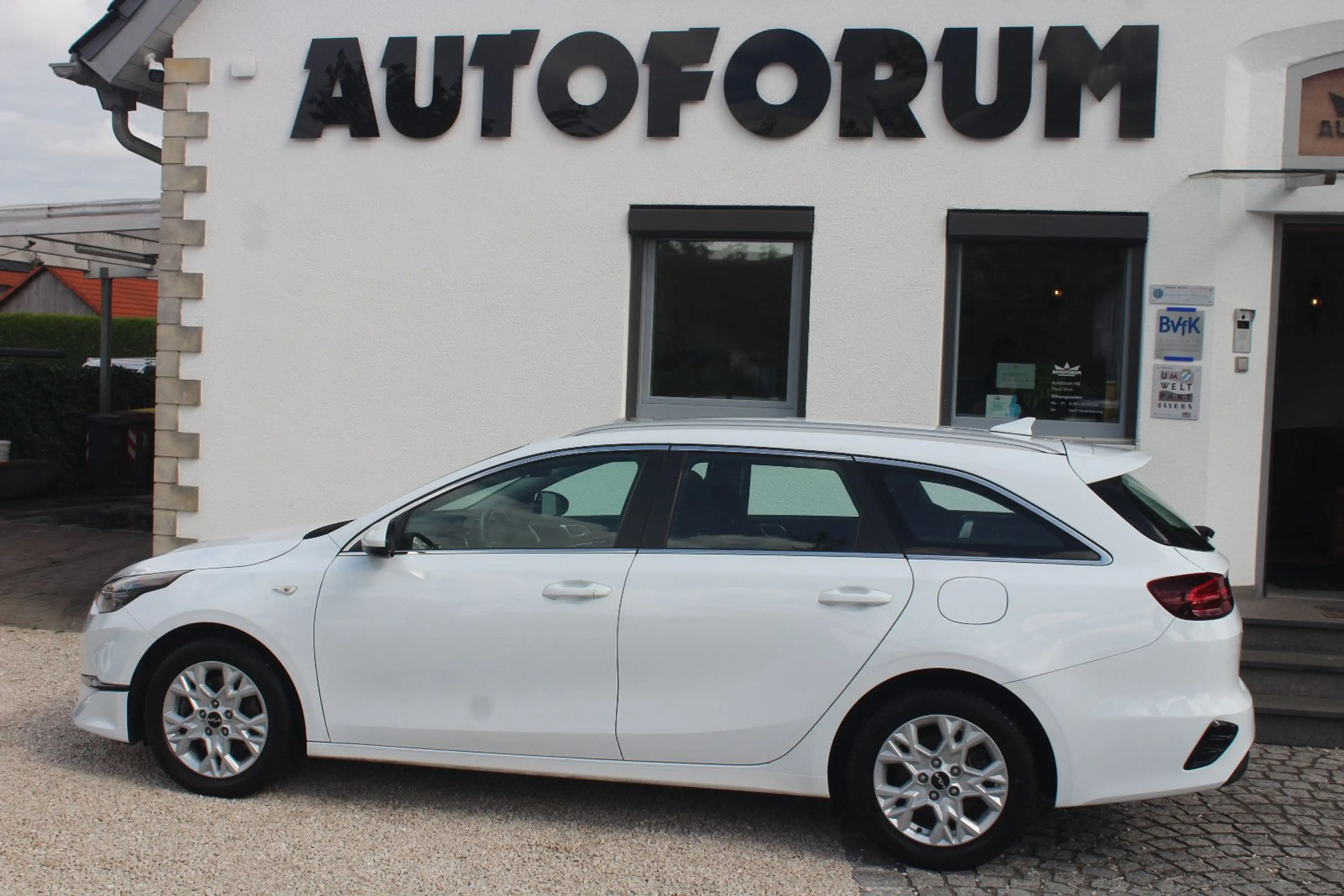 Kia Ceed SW / cee'd SW ~Kamera~Automatik~Navi~ — photo 7