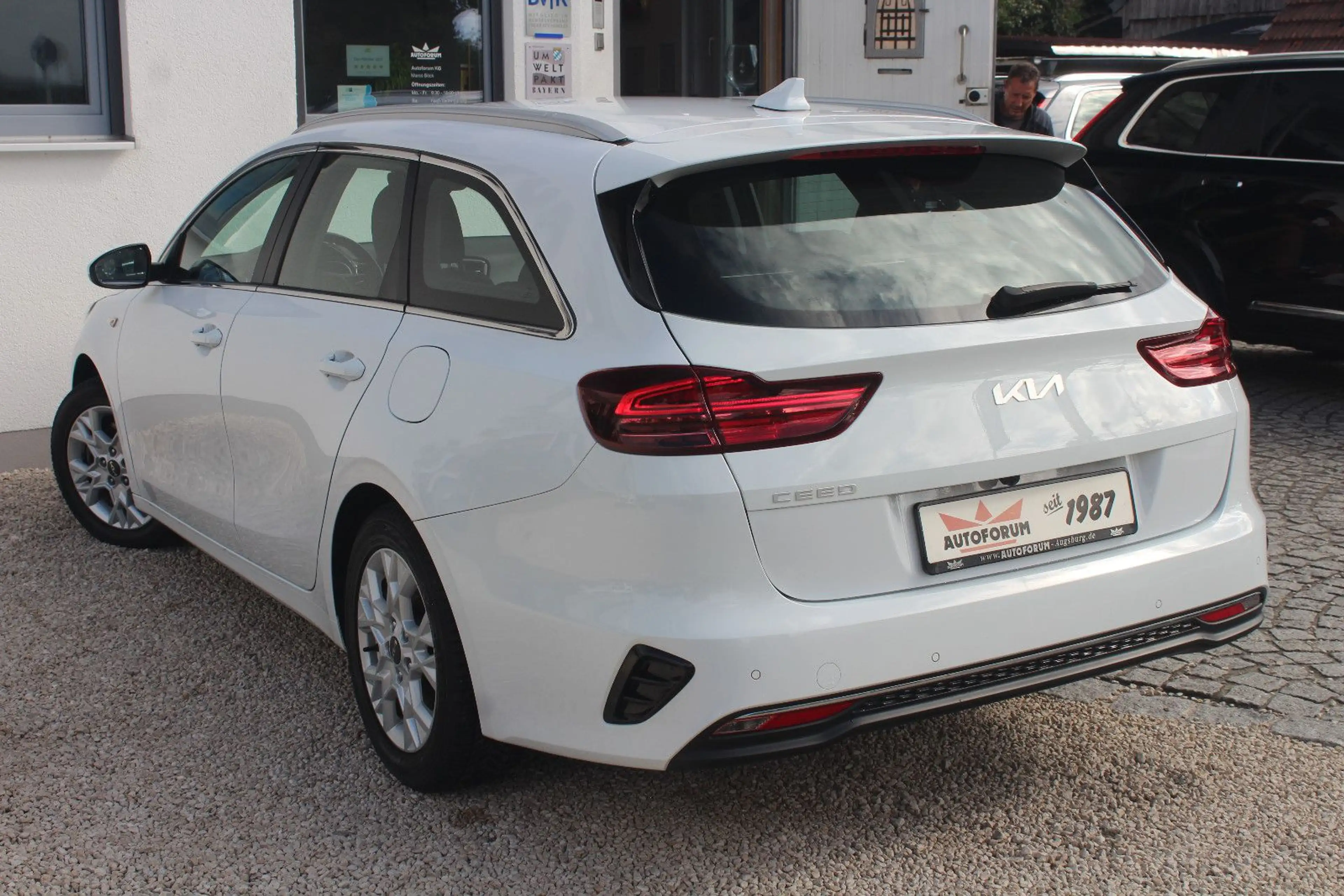 Kia Ceed SW / cee'd SW ~Kamera~Automatik~Navi~ — photo 15