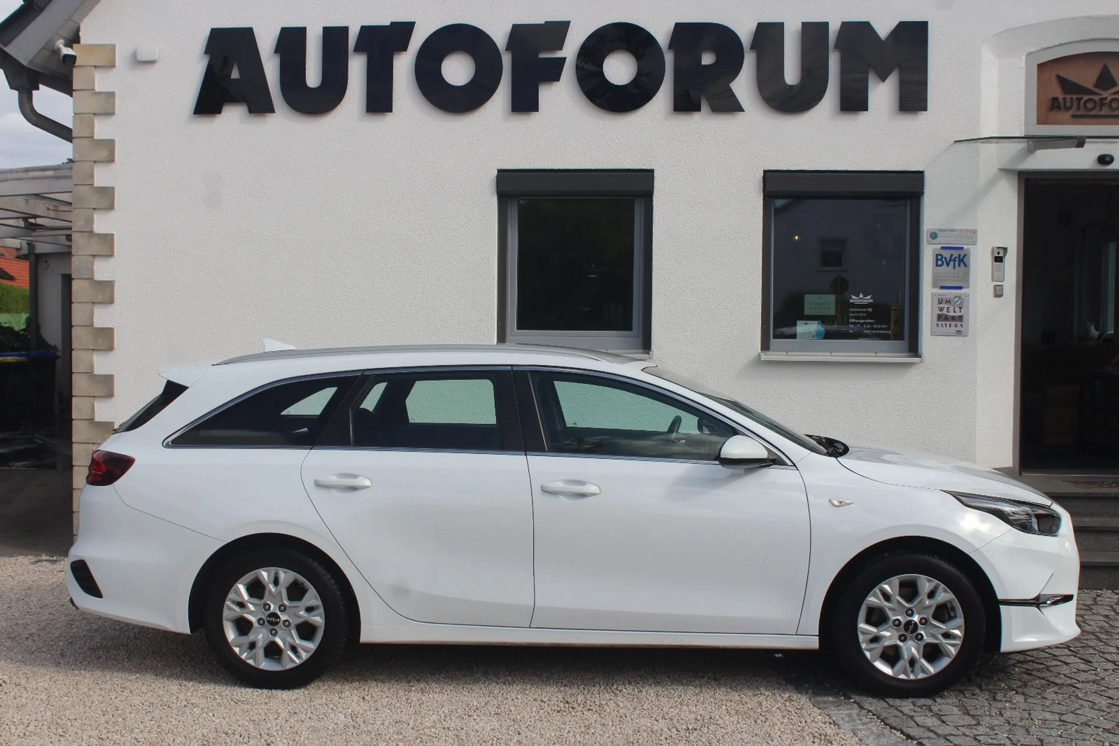 Kia Ceed SW / cee'd SW ~Kamera~Automatik~Navi~ — photo 10