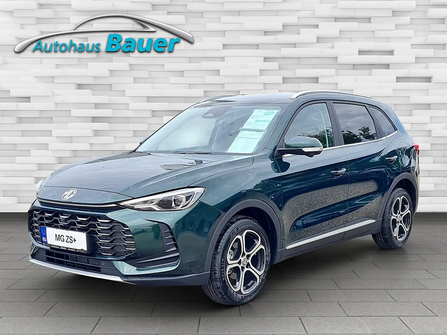 MG ZS + 1.5 Deluxe Grün - 1