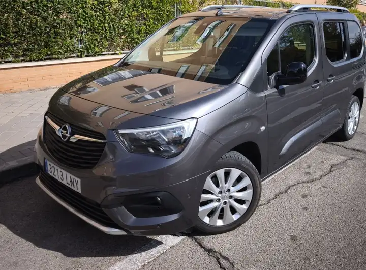 Opel Combo LIFE L ELEGANCE PLUS 1.2 GASOLINA AT8 2021, foto 5