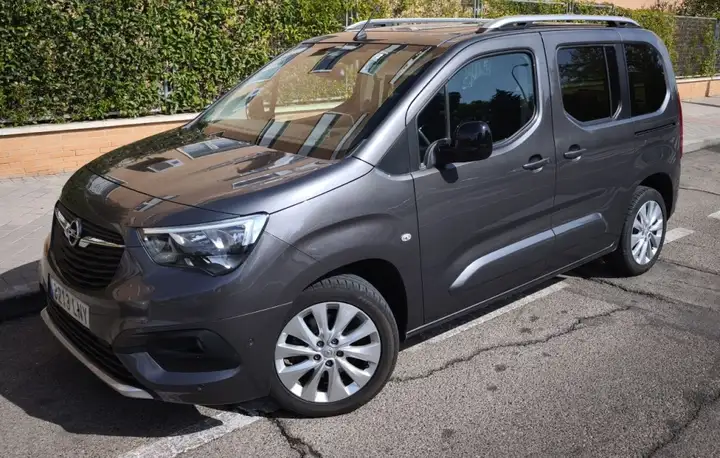 Opel Combo LIFE L ELEGANCE PLUS 1.2 GASOLINA AT8 2021, foto 2
