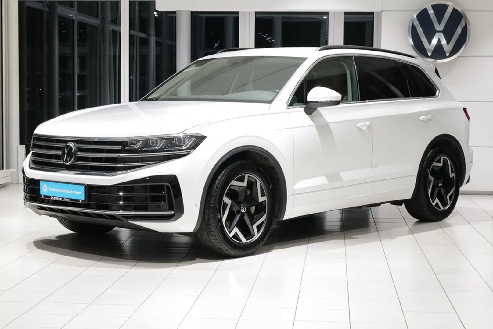 Volkswagen Touareg 3.0TSI Elegance Facelift LUFT AHK Keyless IQ-Li... Weiß - 2