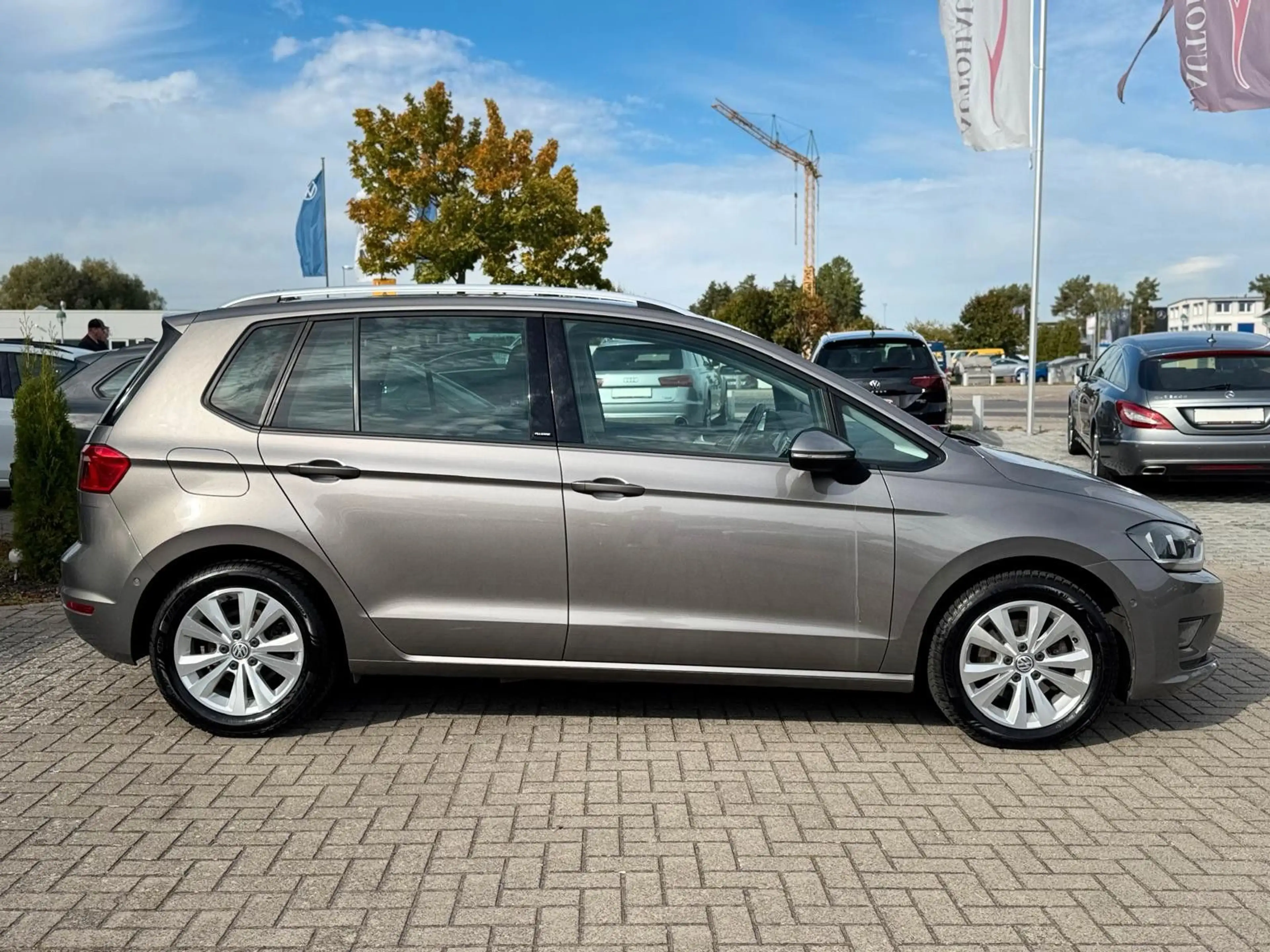 Volkswagen Golf Sportsvan 2.0 TDI"Allstar"NAVI"AHK"TEMPOMAT — photo 9