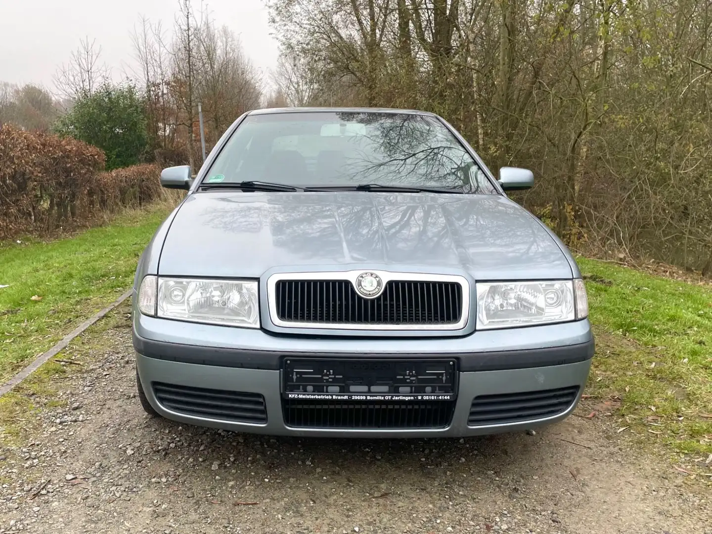 Skoda Octavia 1.6 MPI Tour Limousine Tüv=09/27! 2.Hand Grau - 2