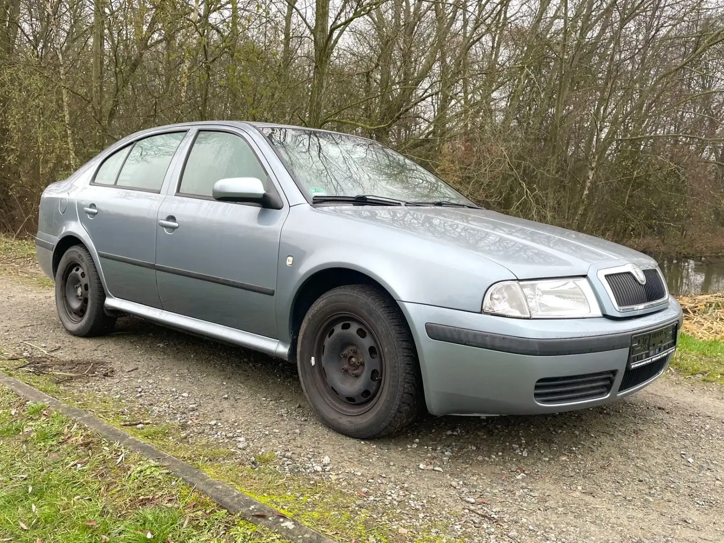 Skoda Octavia 1.6 MPI Tour Limousine Tüv=09/27! 2.Hand Grau - 1