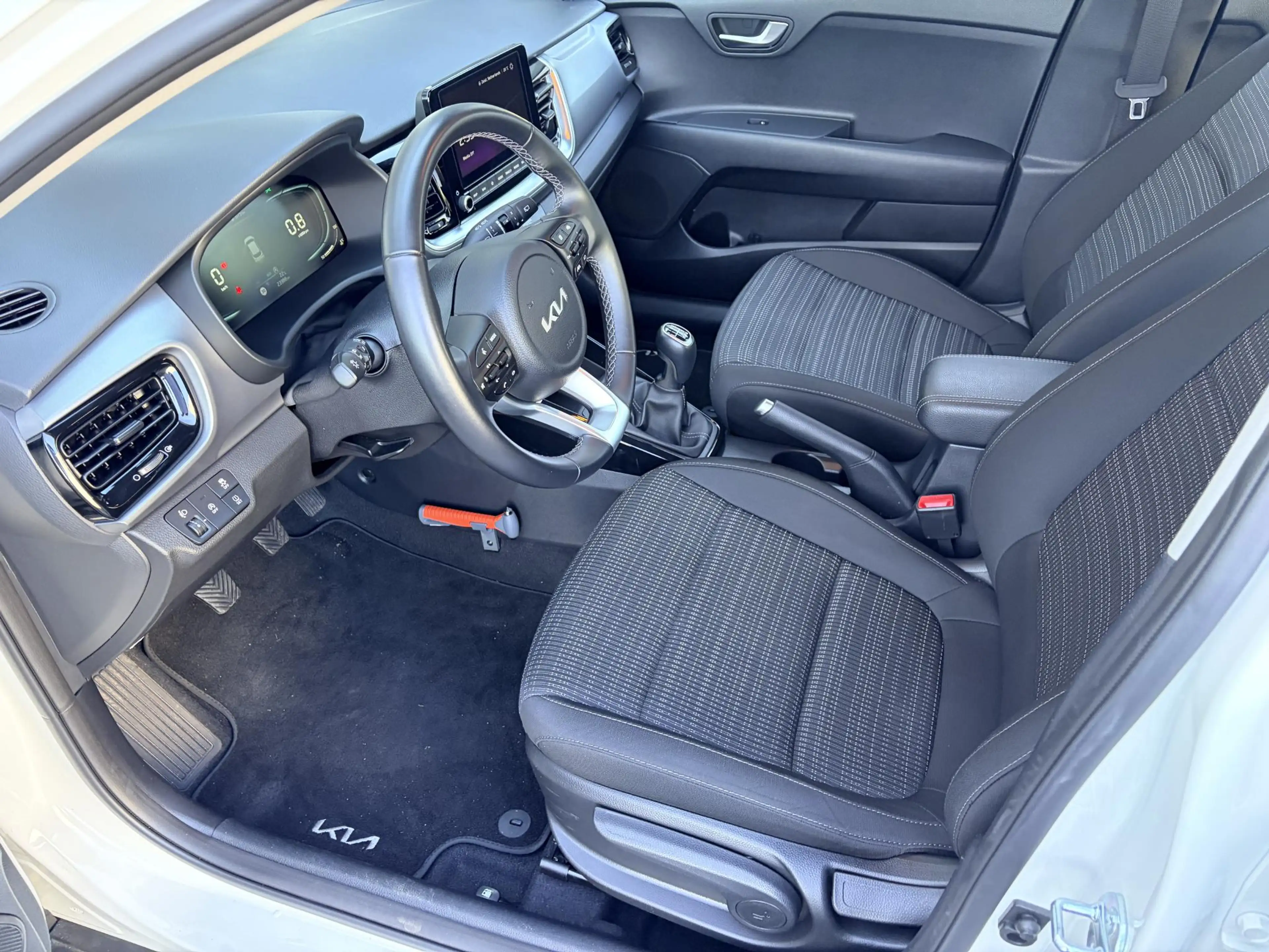 Kia Stonic 1.0 T-GDi MHEV DynamicLine | Lichtmetalen Velgen | — photo 9