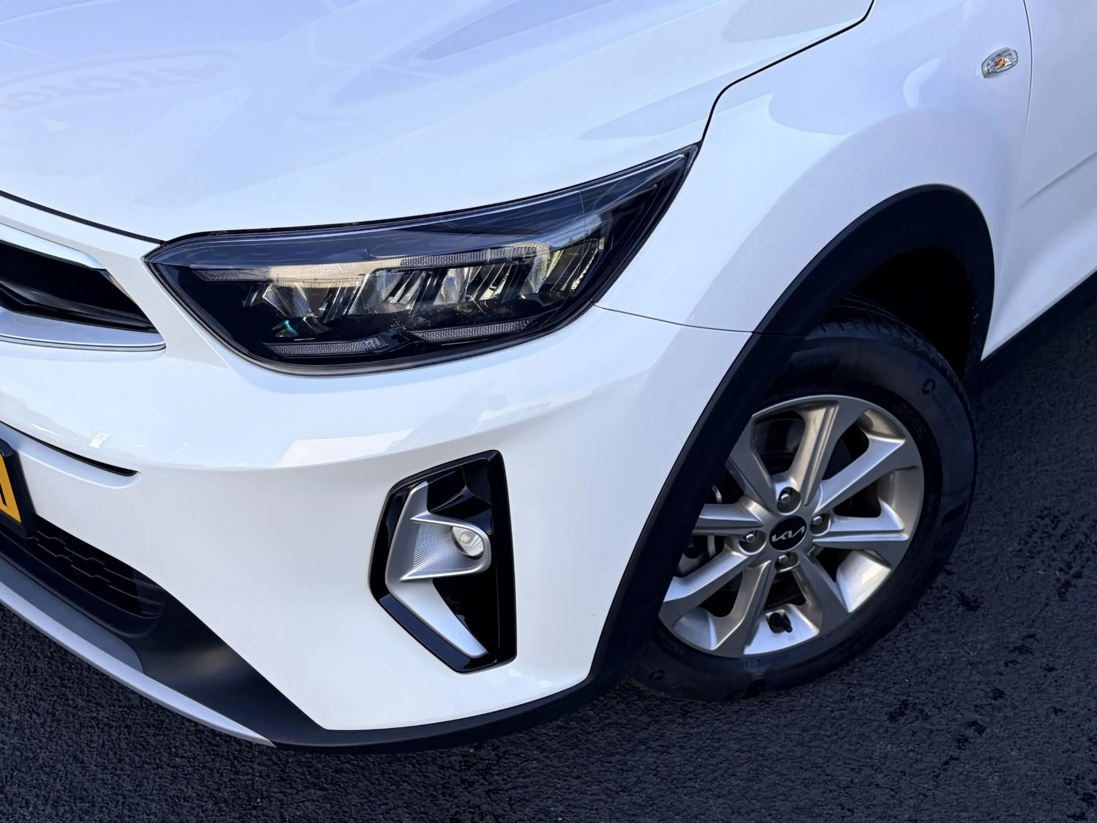Kia Stonic 1.0 T-GDi MHEV DynamicLine | Lichtmetalen Velgen | — photo 4